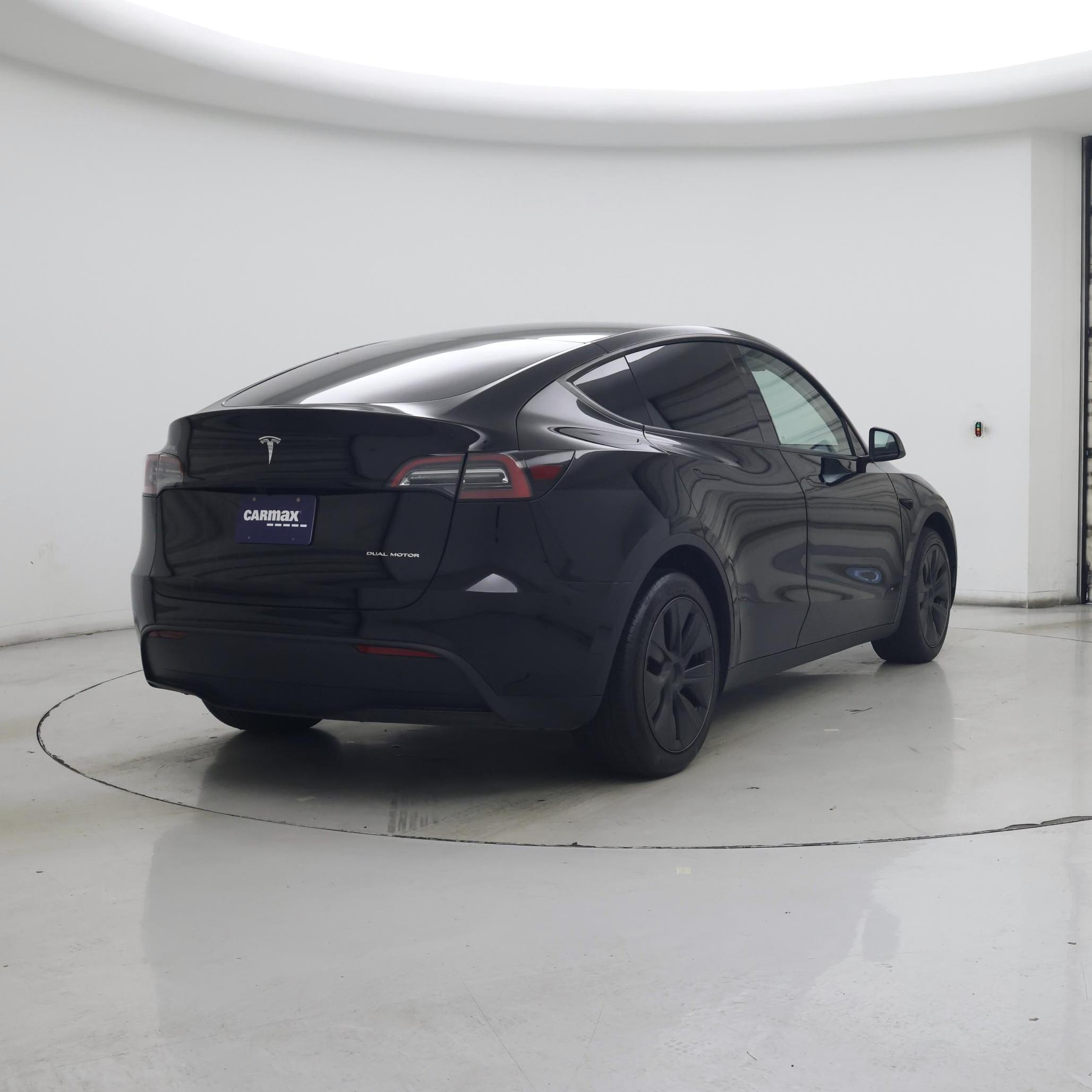 Thumbnail: 2025 Tesla Model Y - 8