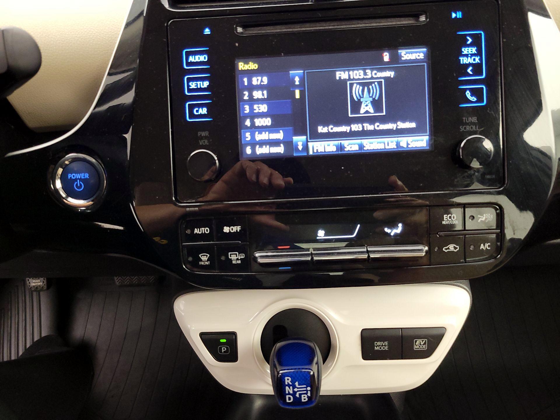 Thumbnail: 2018 Toyota Prius - 16