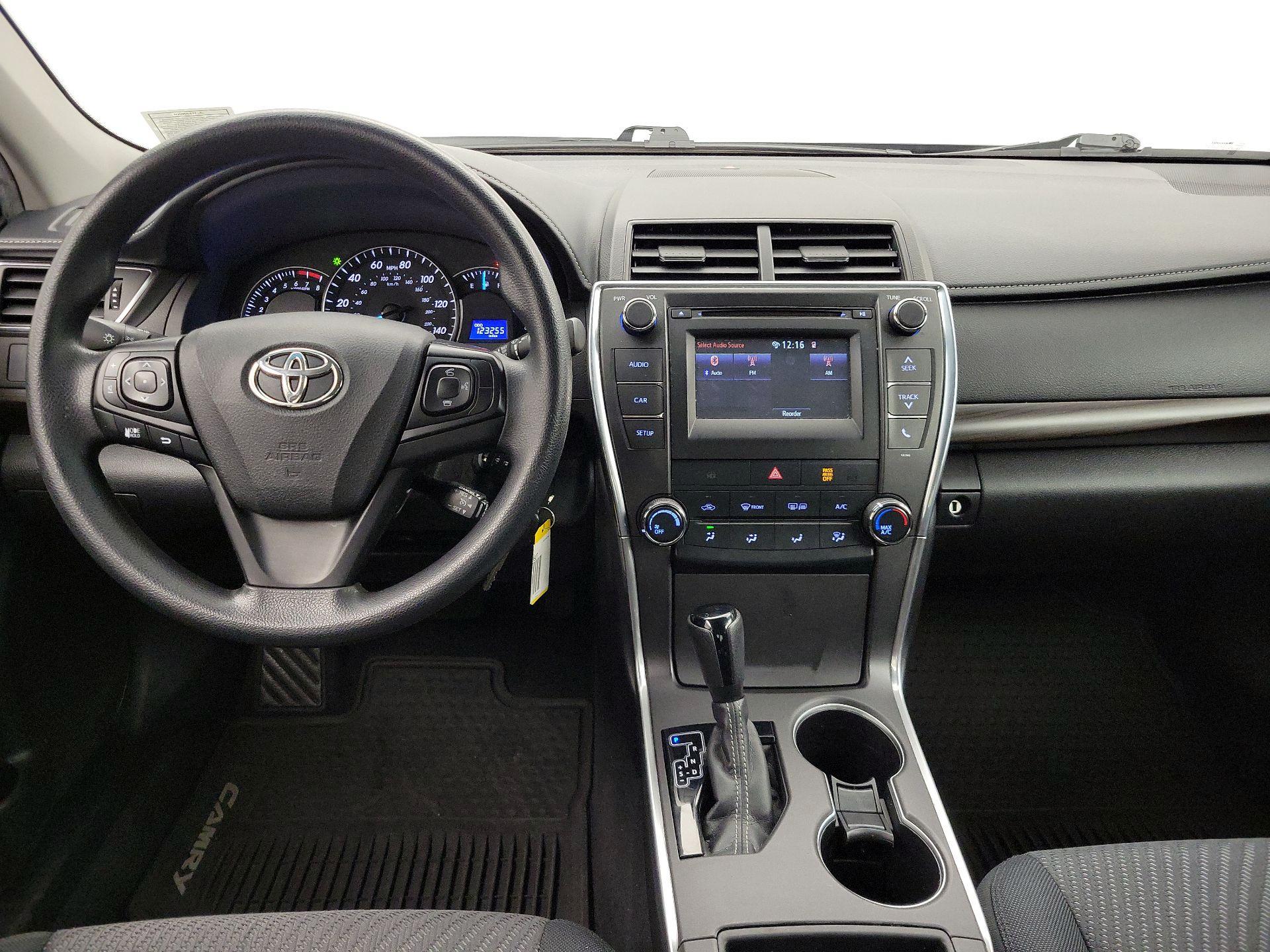 Thumbnail: 2015 Toyota Camry - 9