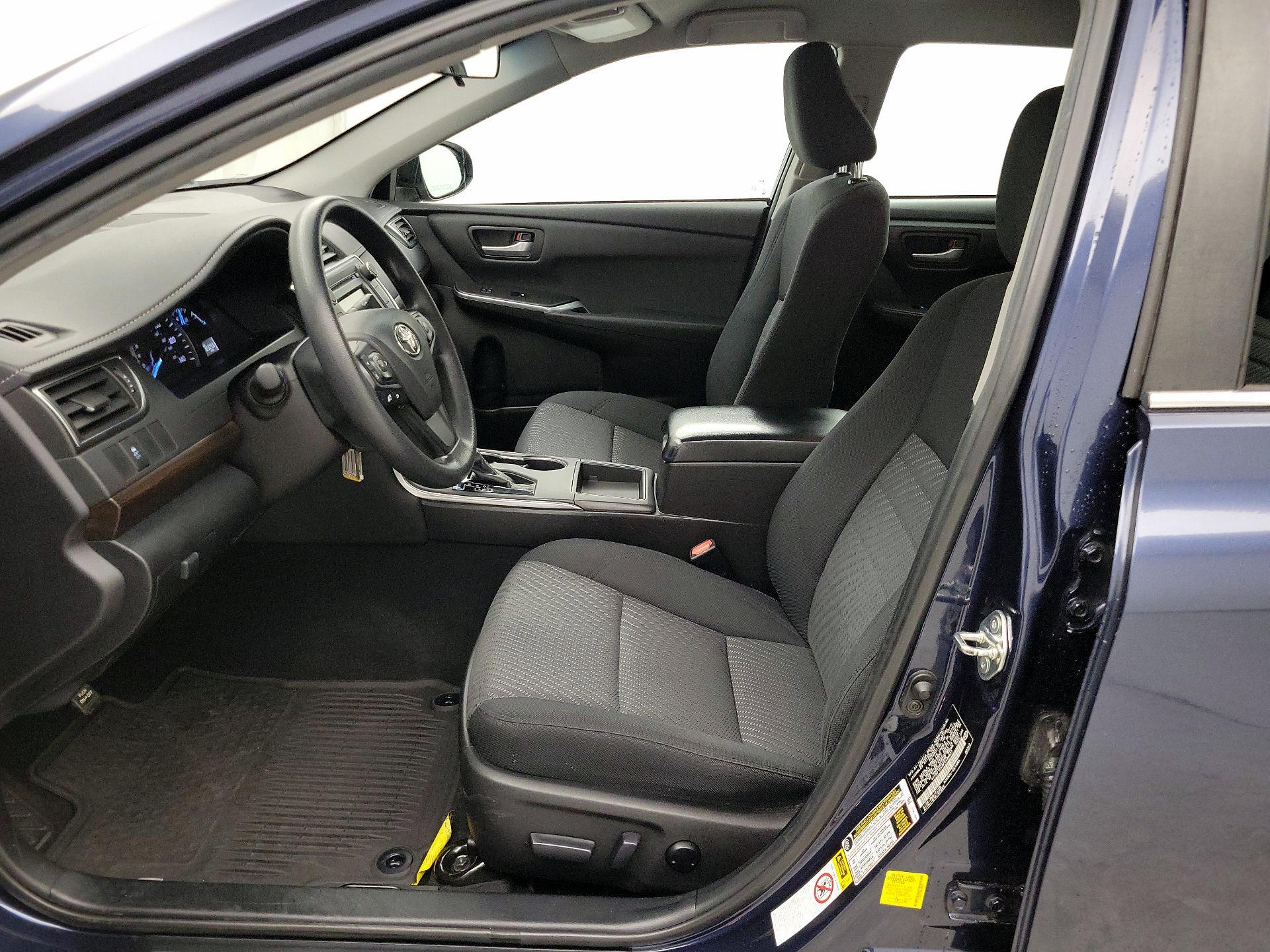 Thumbnail: 2015 Toyota Camry - 11