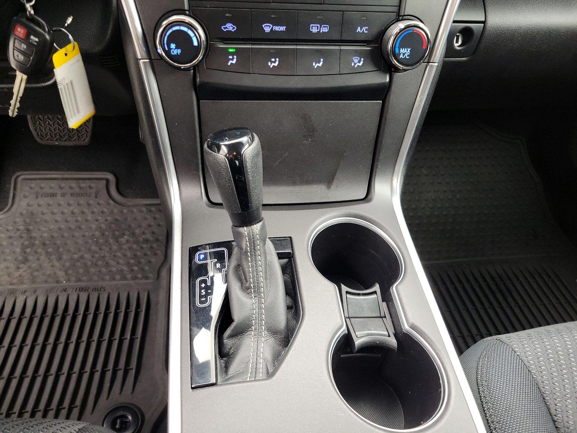 Thumbnail: 2015 Toyota Camry - 17