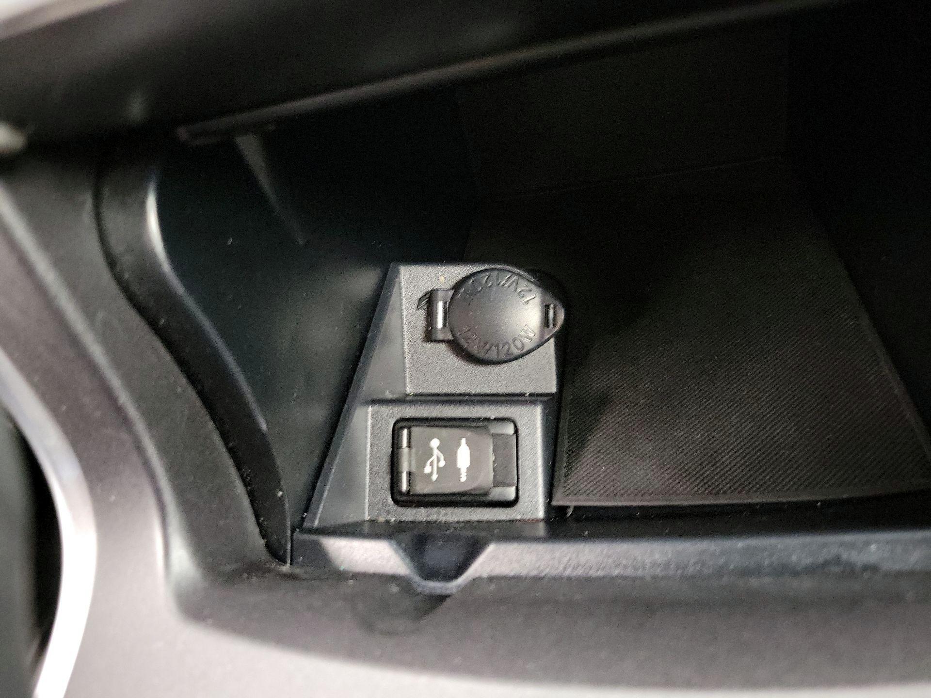 Thumbnail: 2015 Toyota Camry - 18