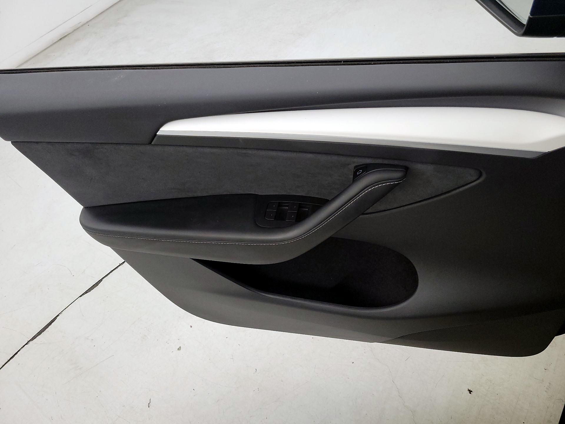 Thumbnail: 2023 Tesla Model Y - 12