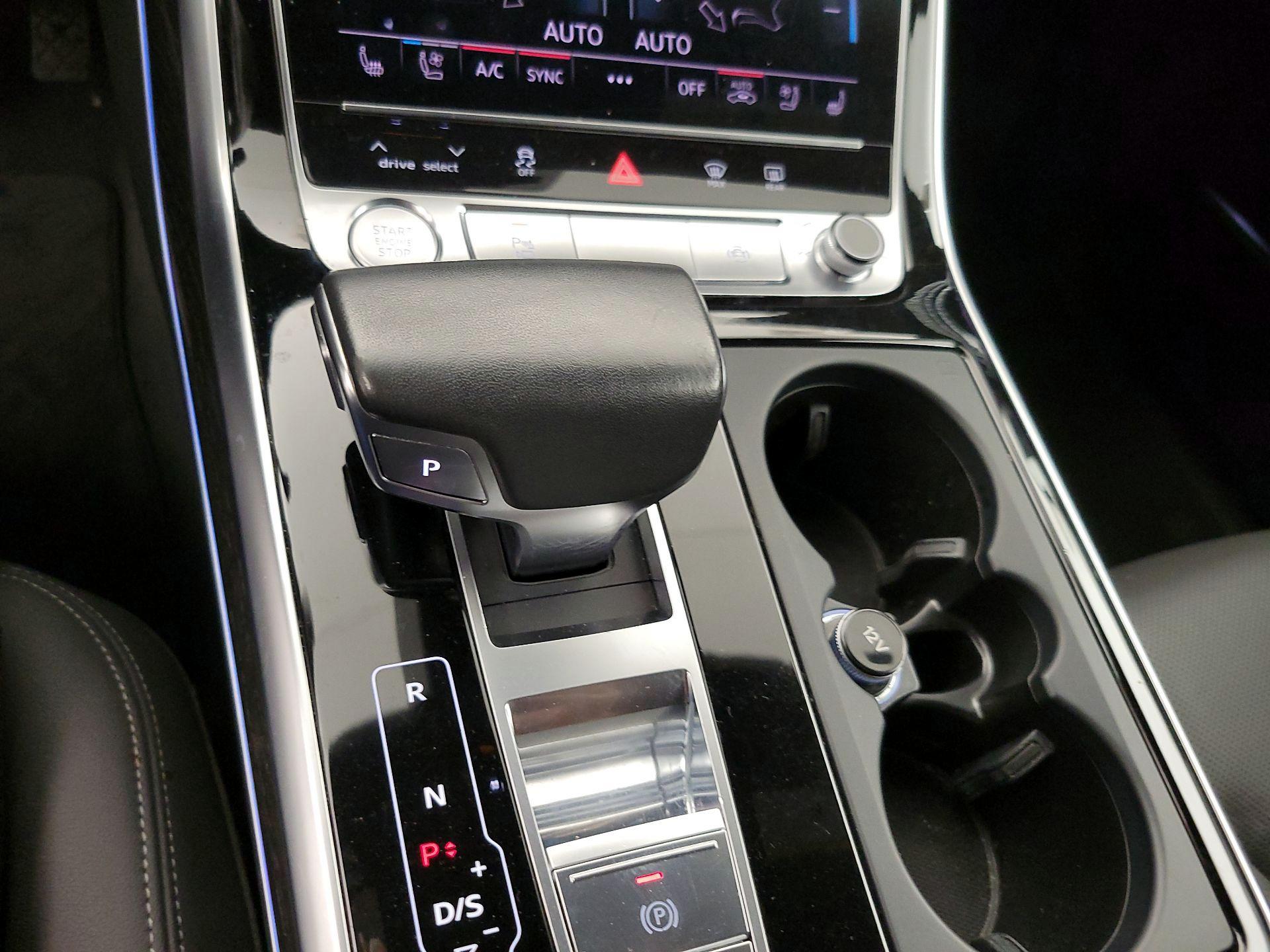 Thumbnail: 2019 Audi Q8 - 18