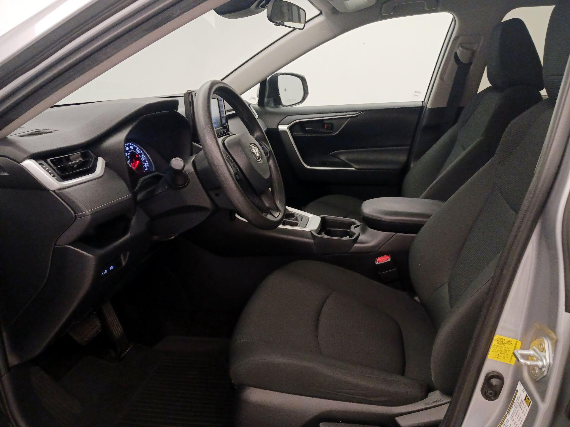 Thumbnail: 2020 Toyota RAV4 - 11