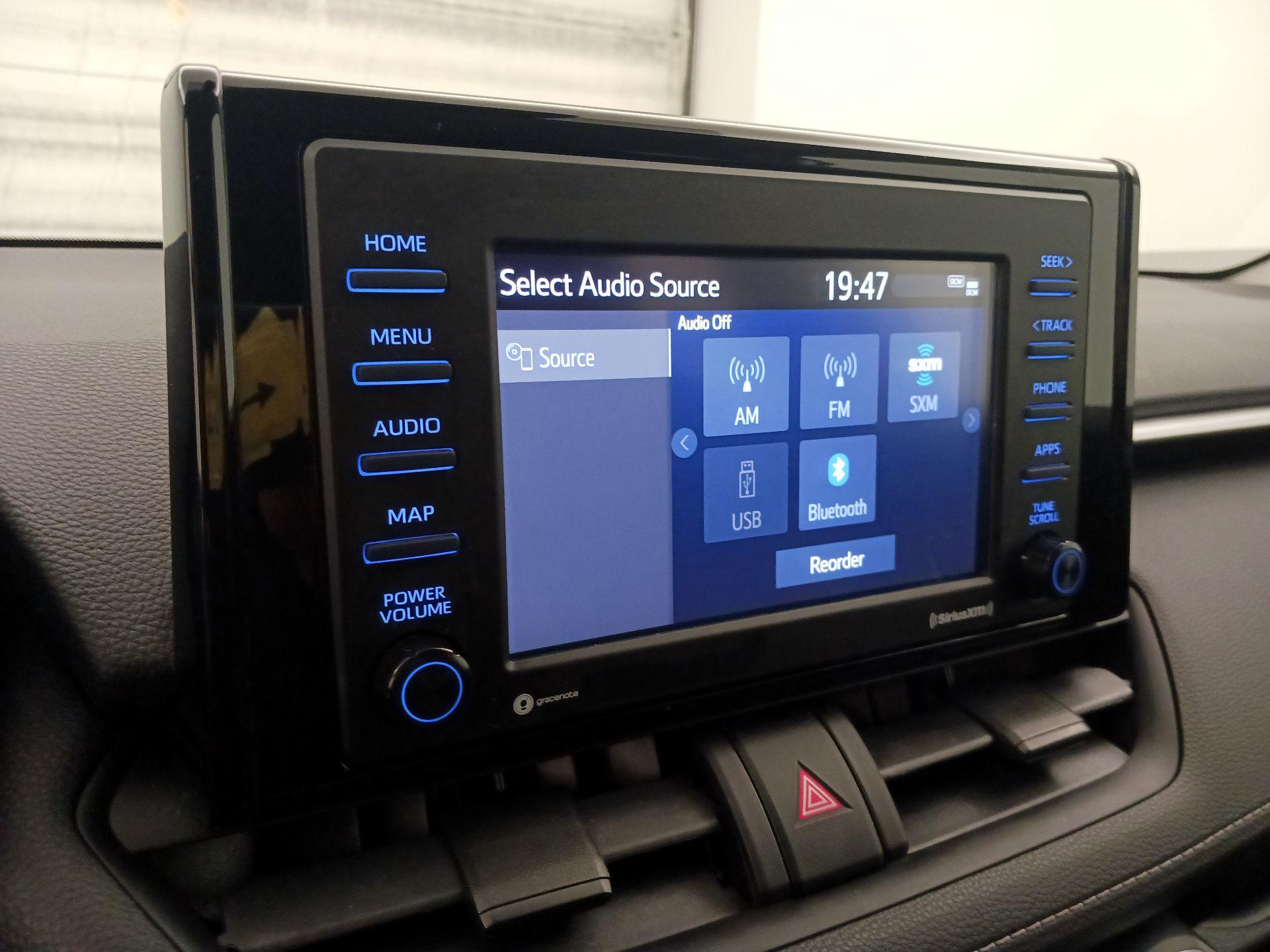 Thumbnail: 2020 Toyota RAV4 - 15