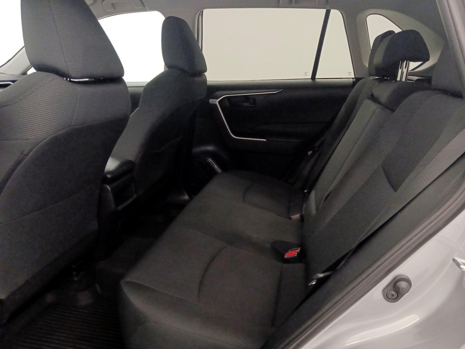 Thumbnail: 2020 Toyota RAV4 - 19