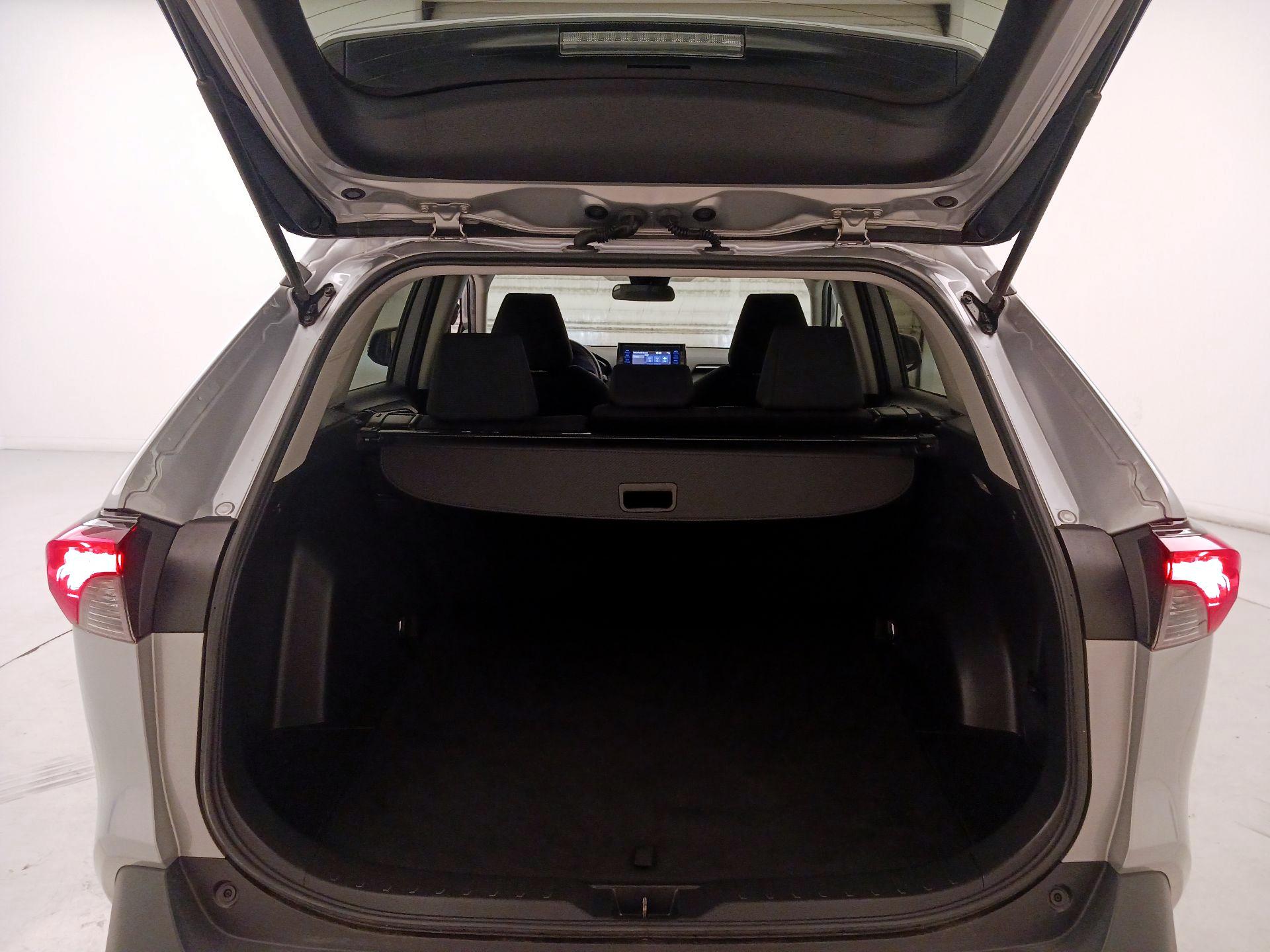 Thumbnail: 2020 Toyota RAV4 - 20