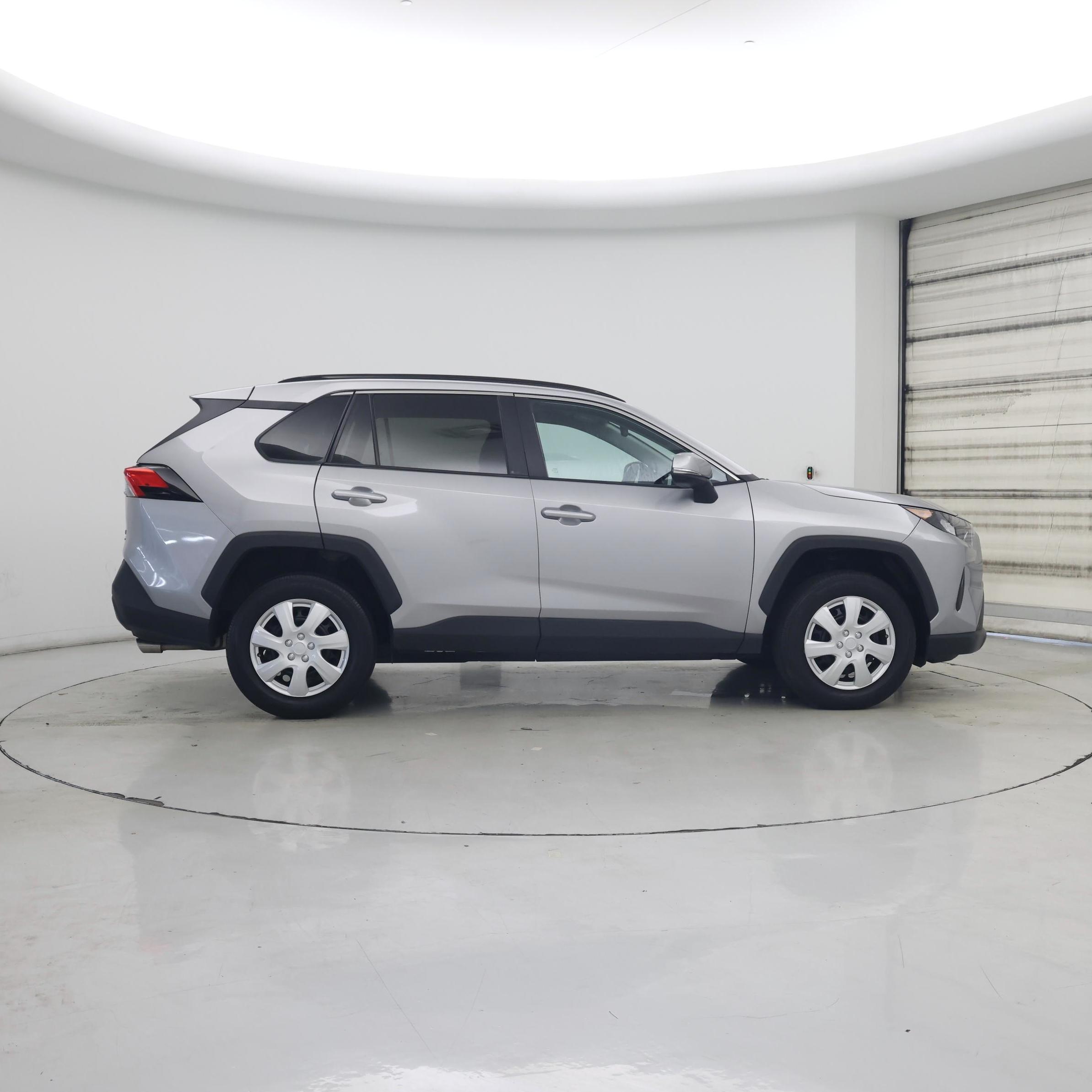 Thumbnail: 2020 Toyota RAV4 - 7