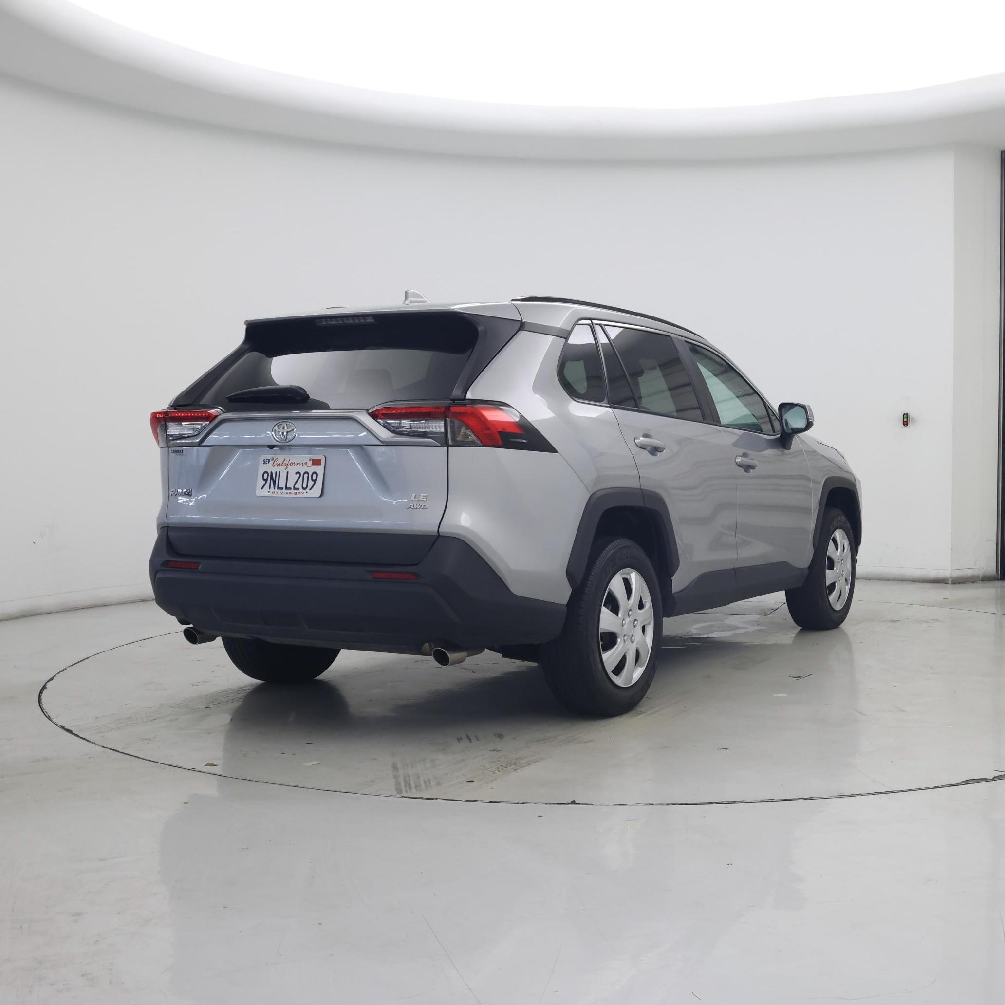 Thumbnail: 2020 Toyota RAV4 - 8