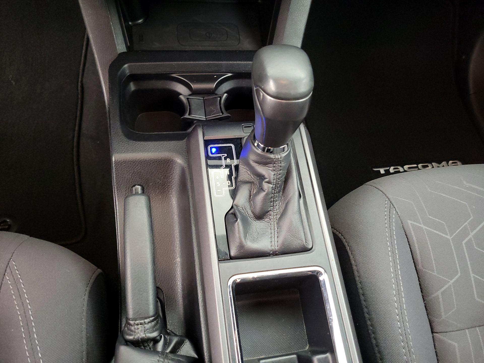 Thumbnail: 2017 Toyota Tacoma - 16