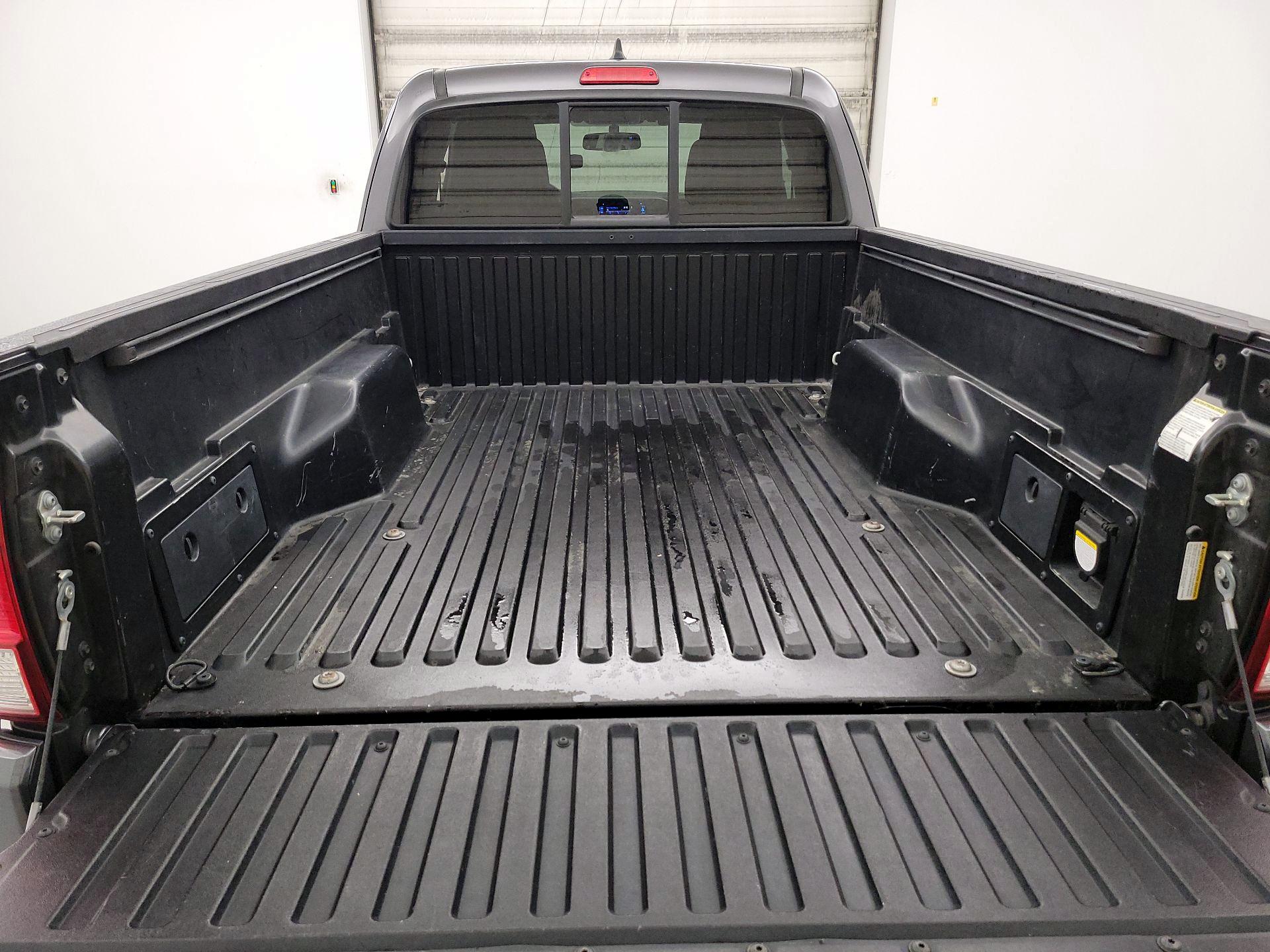 Thumbnail: 2017 Toyota Tacoma - 18