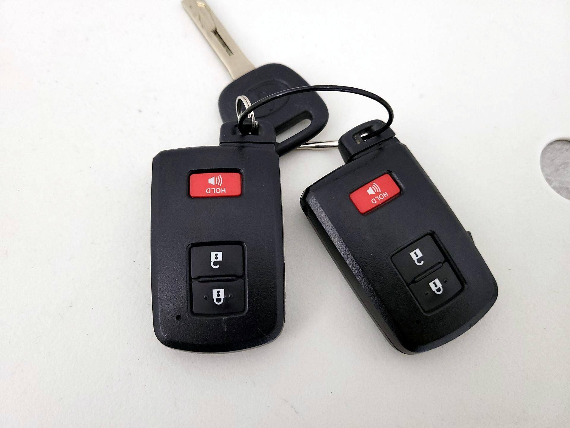 Thumbnail: 2017 Toyota Tacoma - 20