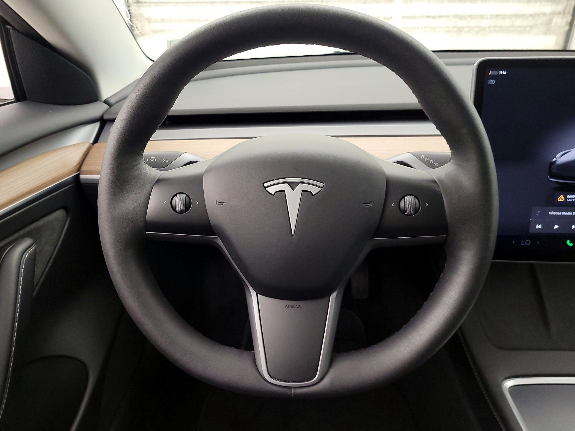 Thumbnail: 2023 Tesla Model 3 - 10