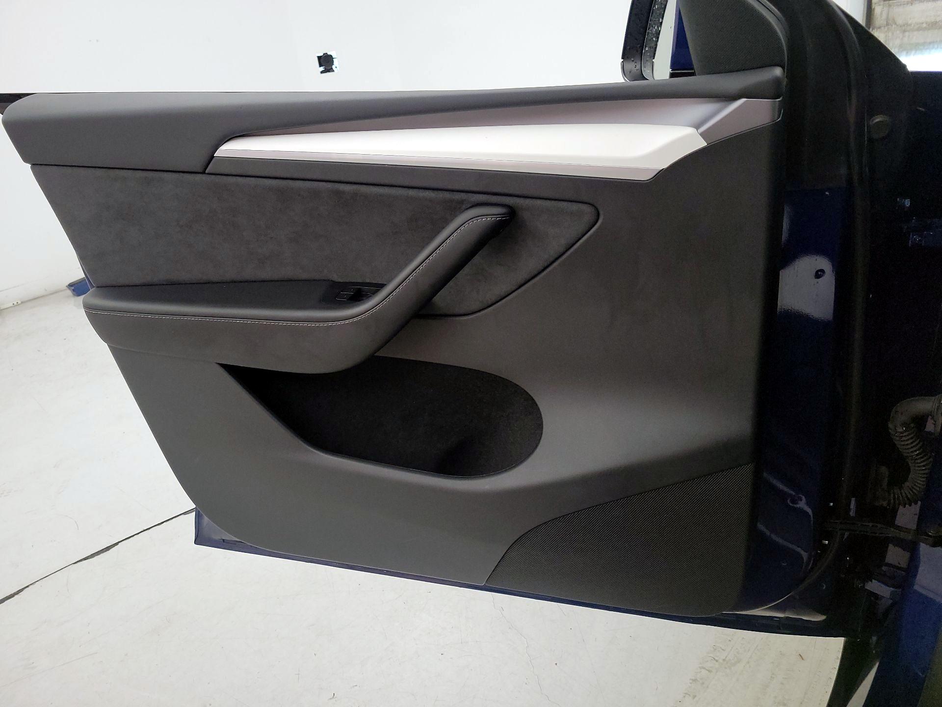 Thumbnail: 2023 Tesla Model Y - 12