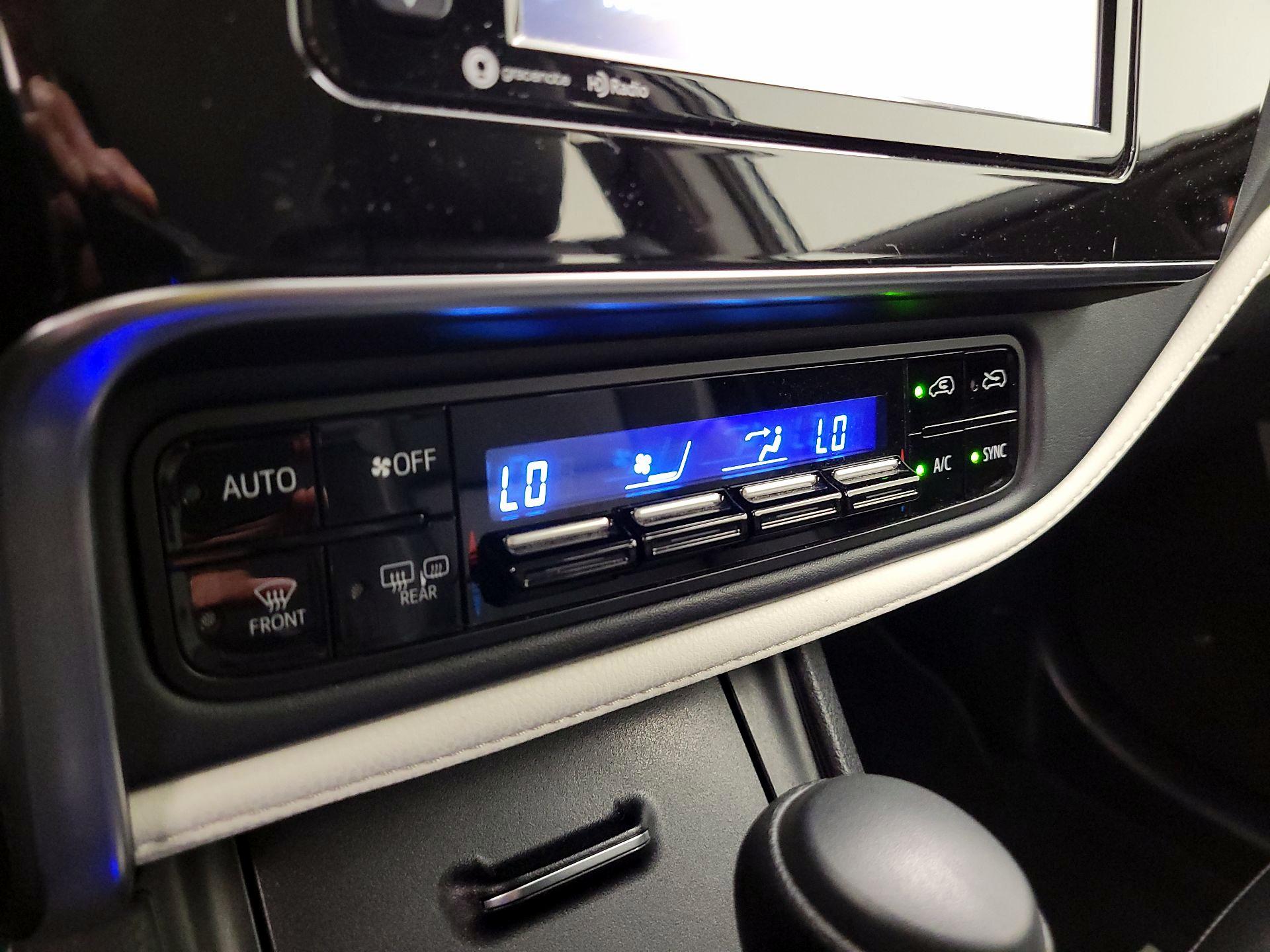 Thumbnail: 2018 Toyota Corolla iM - 15