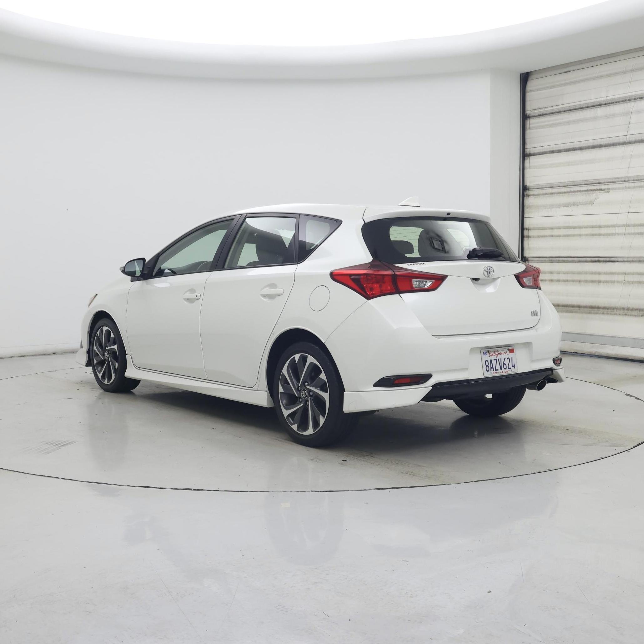 Thumbnail: 2018 Toyota Corolla iM - 2