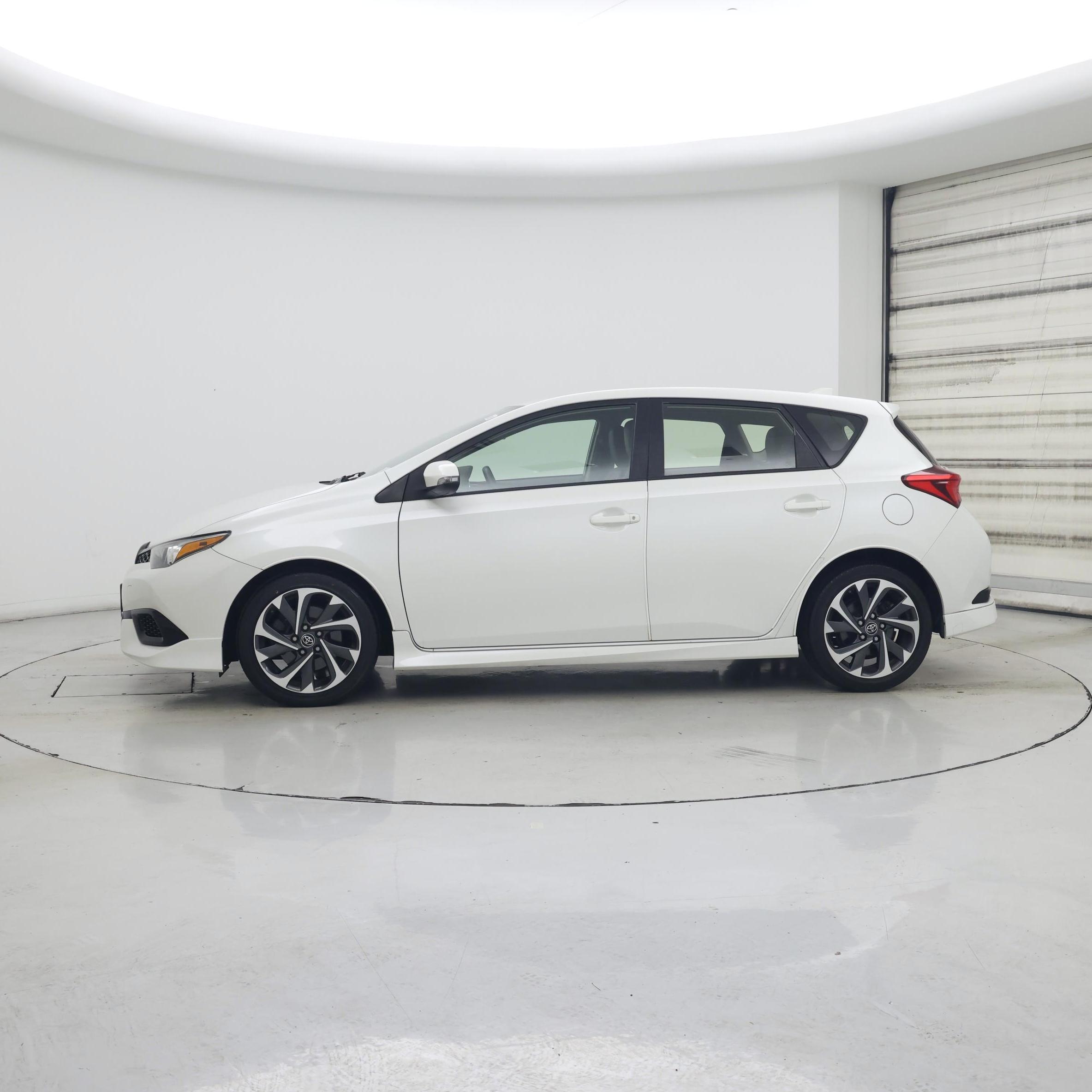 Thumbnail: 2018 Toyota Corolla iM - 3