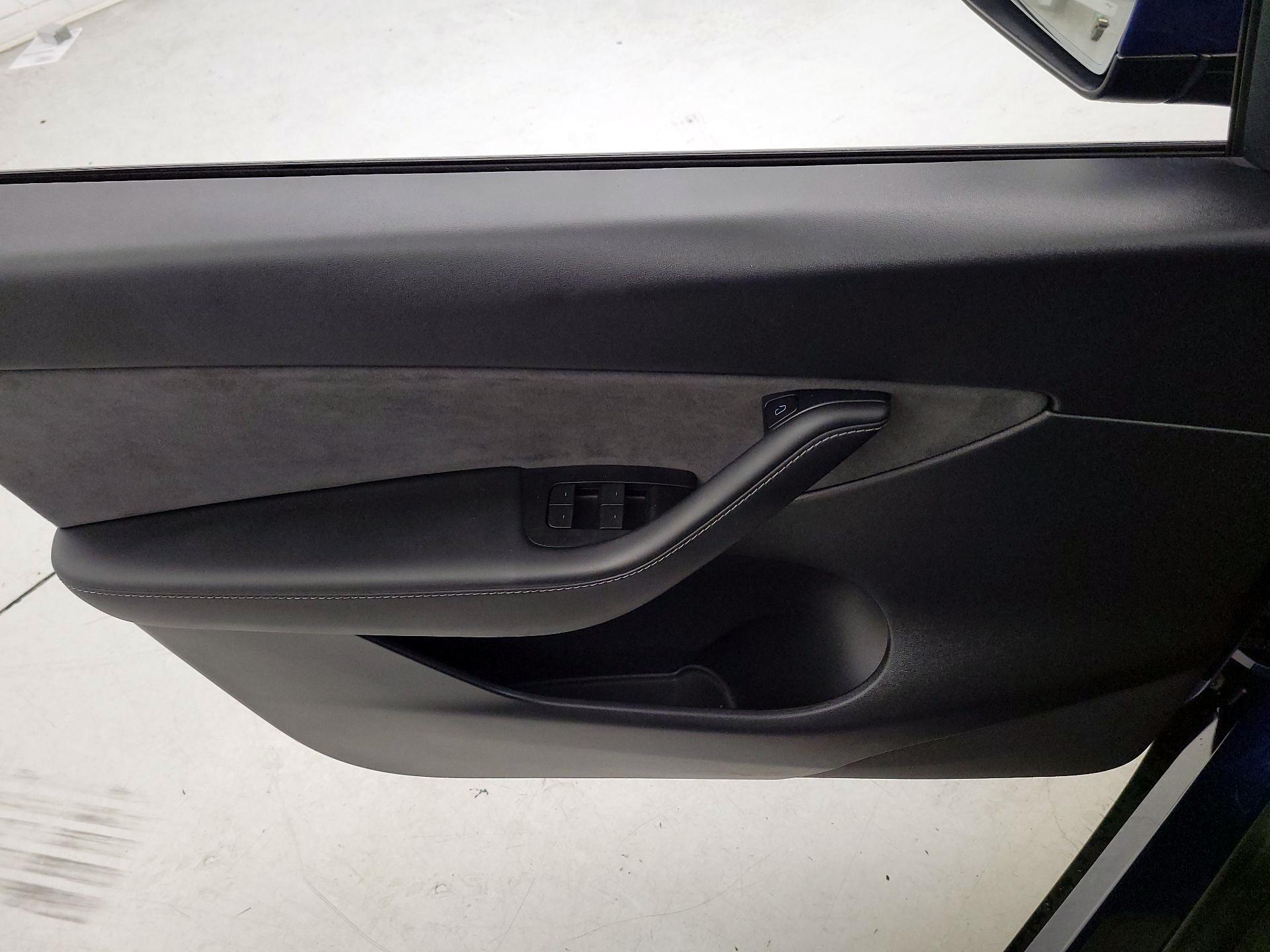 Thumbnail: 2022 Tesla Model Y - 12