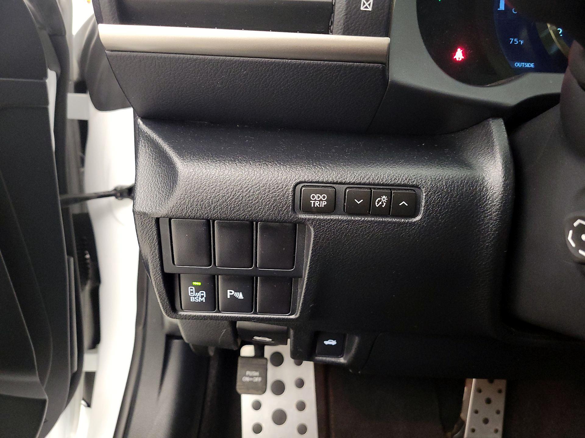 Thumbnail: 2015 Lexus RC - 13