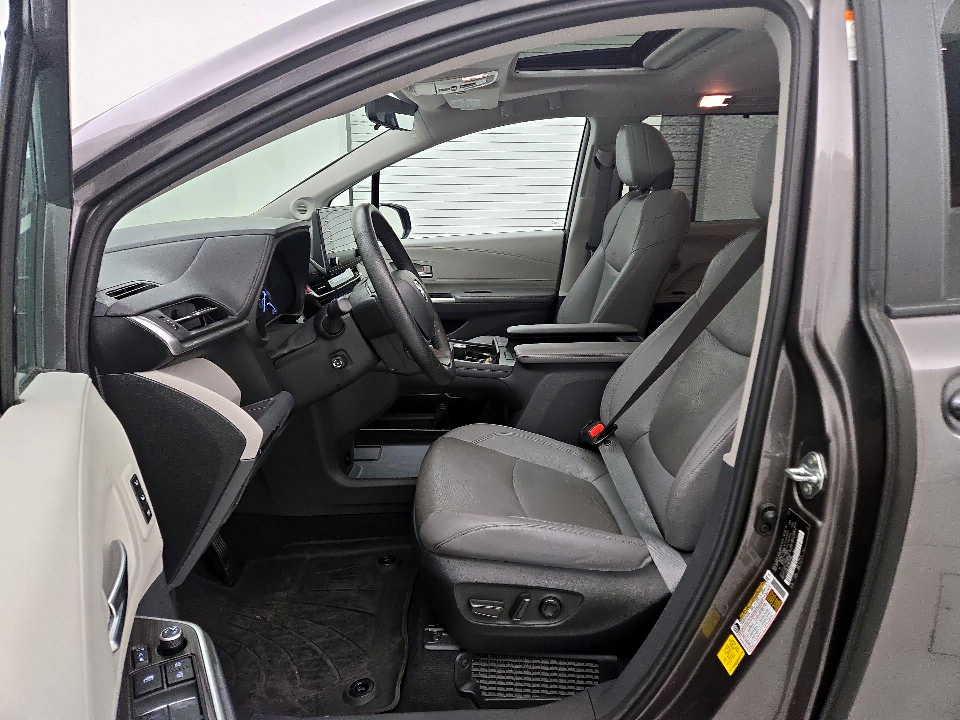 Thumbnail: 2024 Toyota Sienna - 11