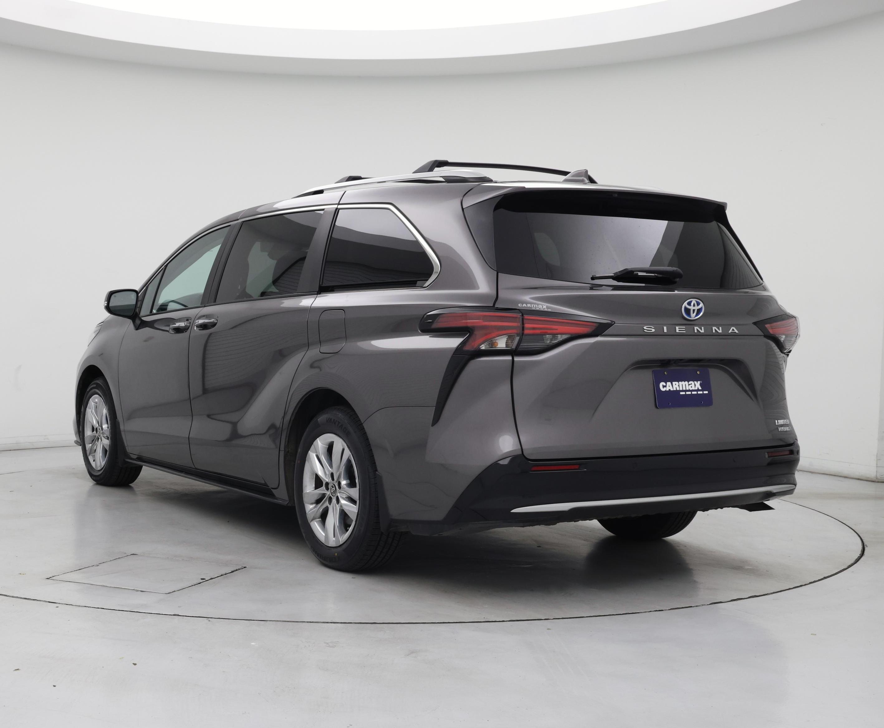 Thumbnail: 2024 Toyota Sienna - 2