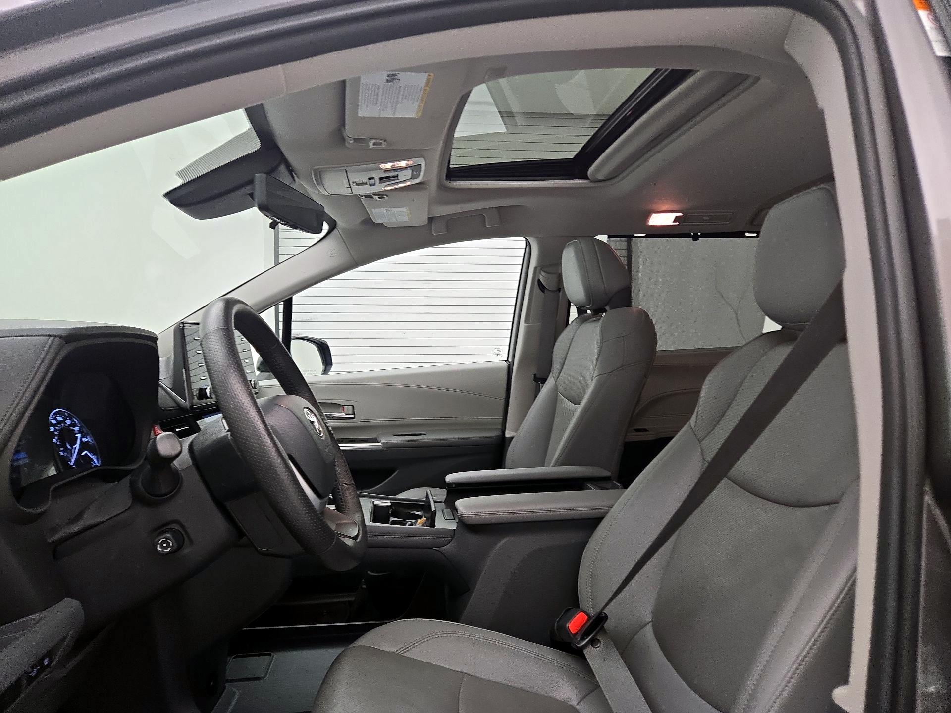 Thumbnail: 2024 Toyota Sienna - 20