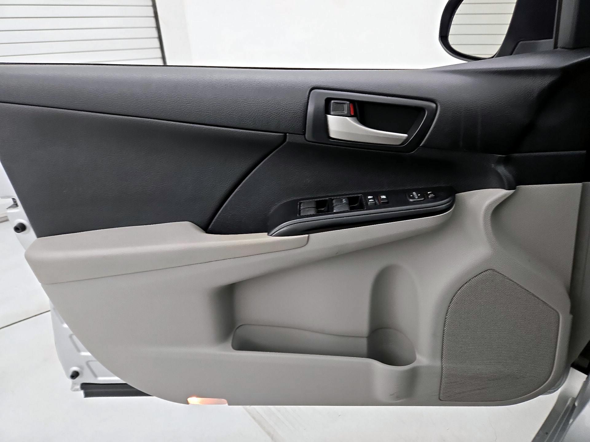 Thumbnail: 2014 Toyota Camry - 12