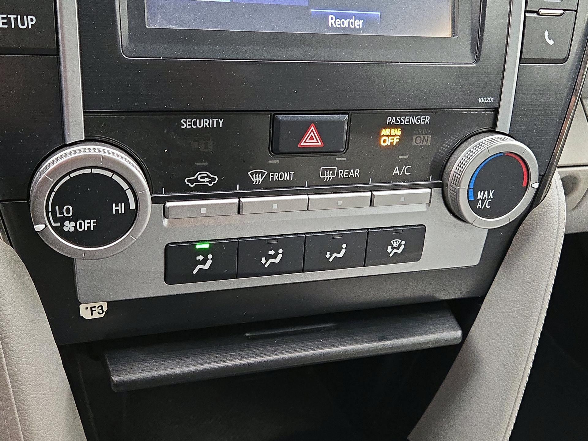 Thumbnail: 2014 Toyota Camry - 16