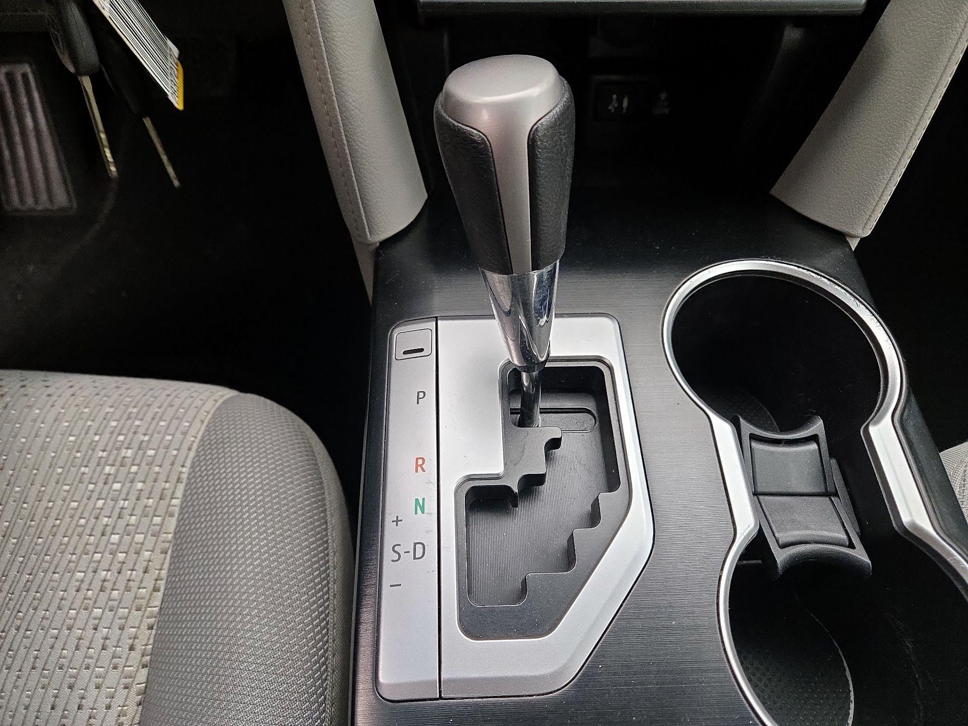 Thumbnail: 2014 Toyota Camry - 17