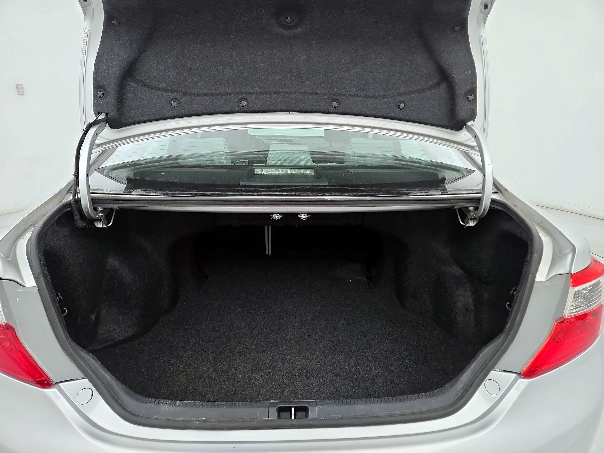 Thumbnail: 2014 Toyota Camry - 20