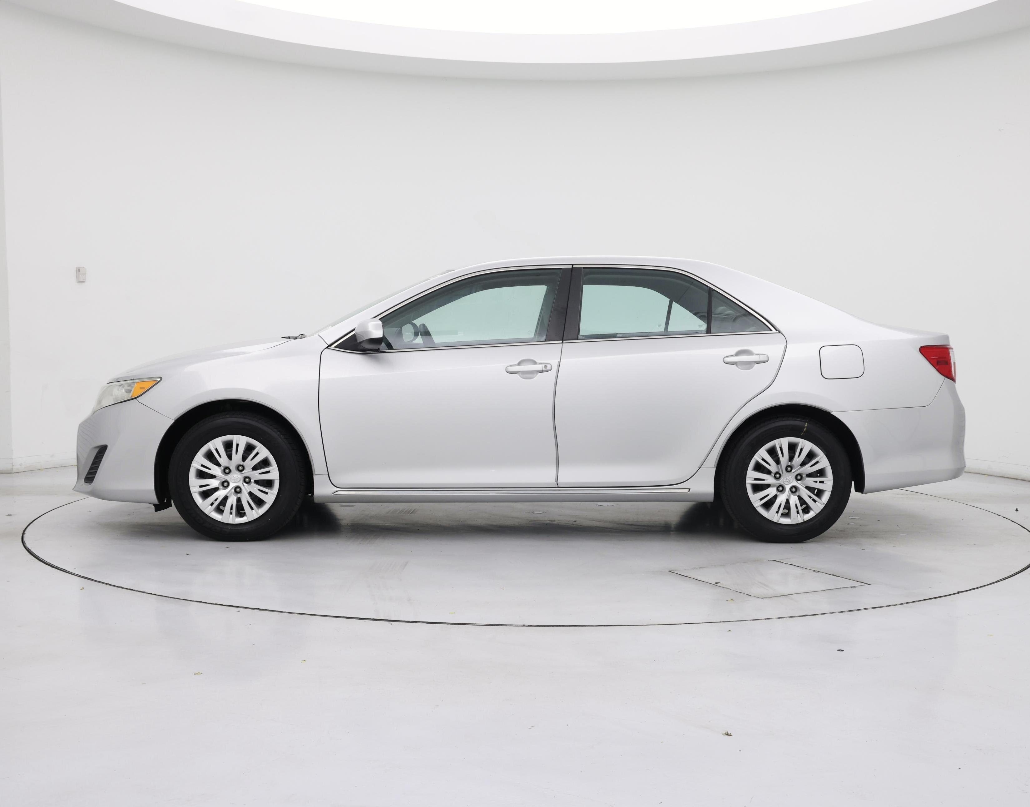 Thumbnail: 2014 Toyota Camry - 3