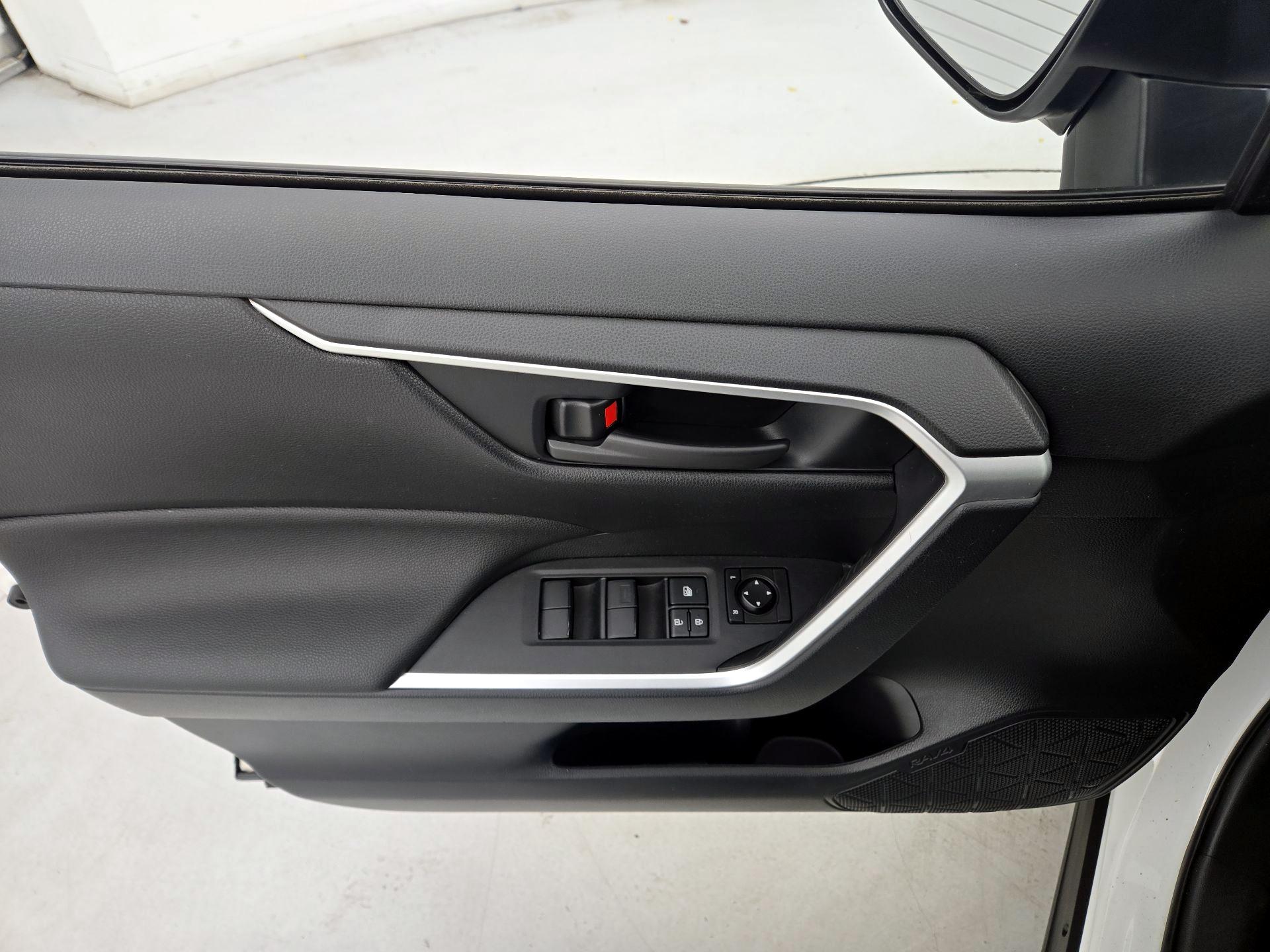 Thumbnail: 2023 Toyota RAV4 - 12