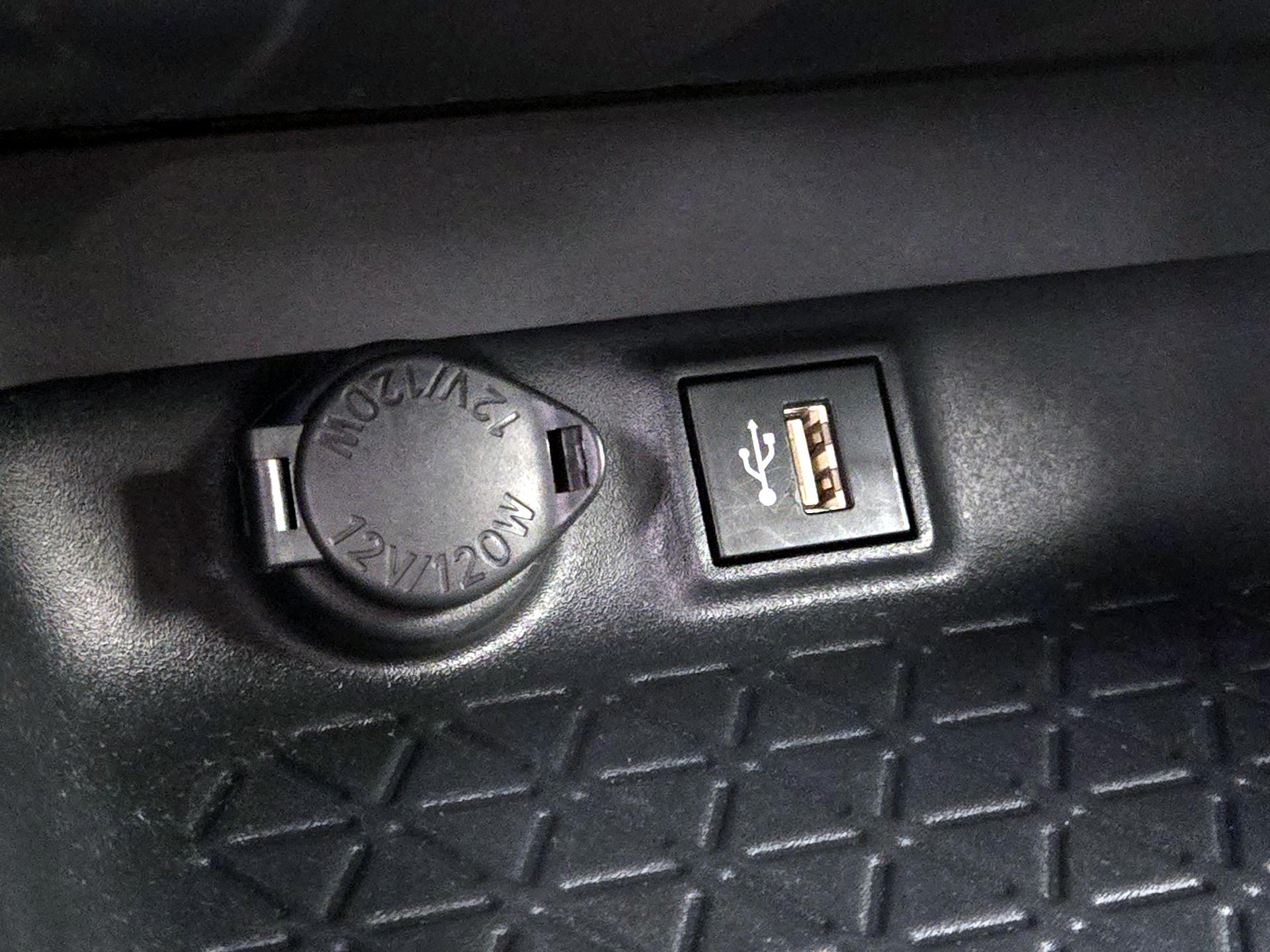 Thumbnail: 2023 Toyota RAV4 - 18