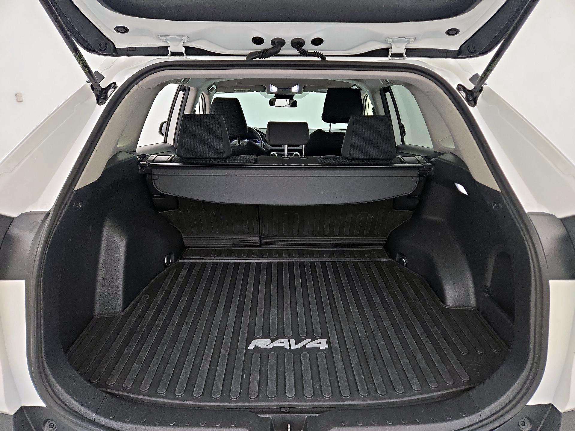 Thumbnail: 2023 Toyota RAV4 - 20