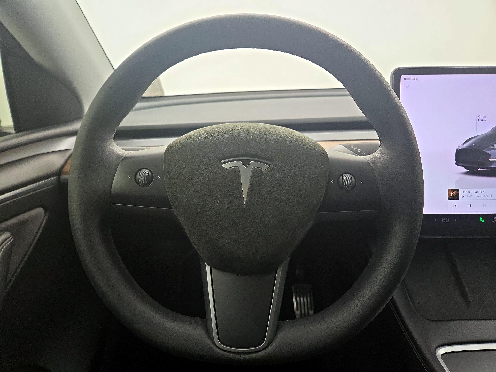 Thumbnail: 2023 Tesla Model Y - 10