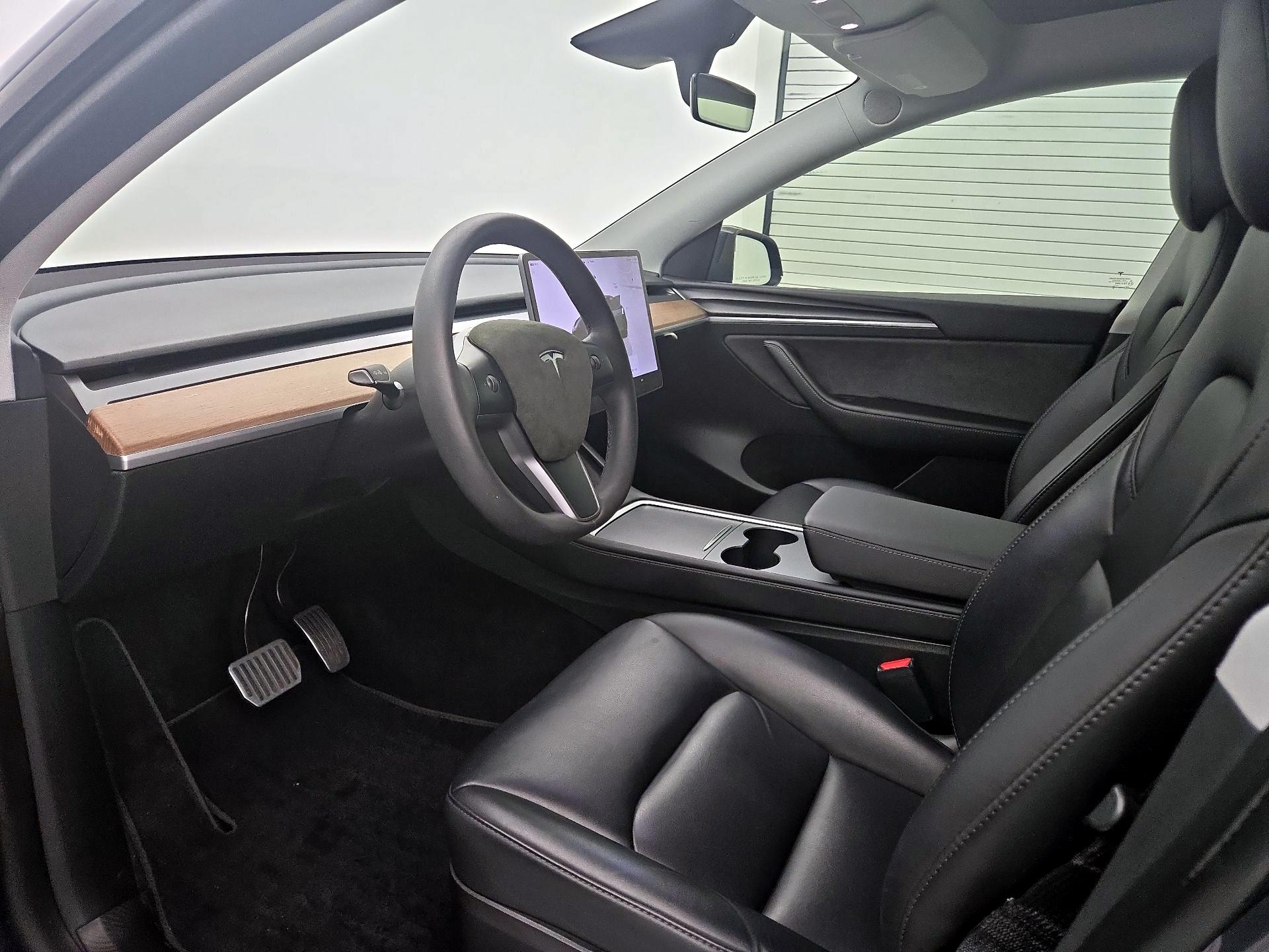 Thumbnail: 2023 Tesla Model Y - 11