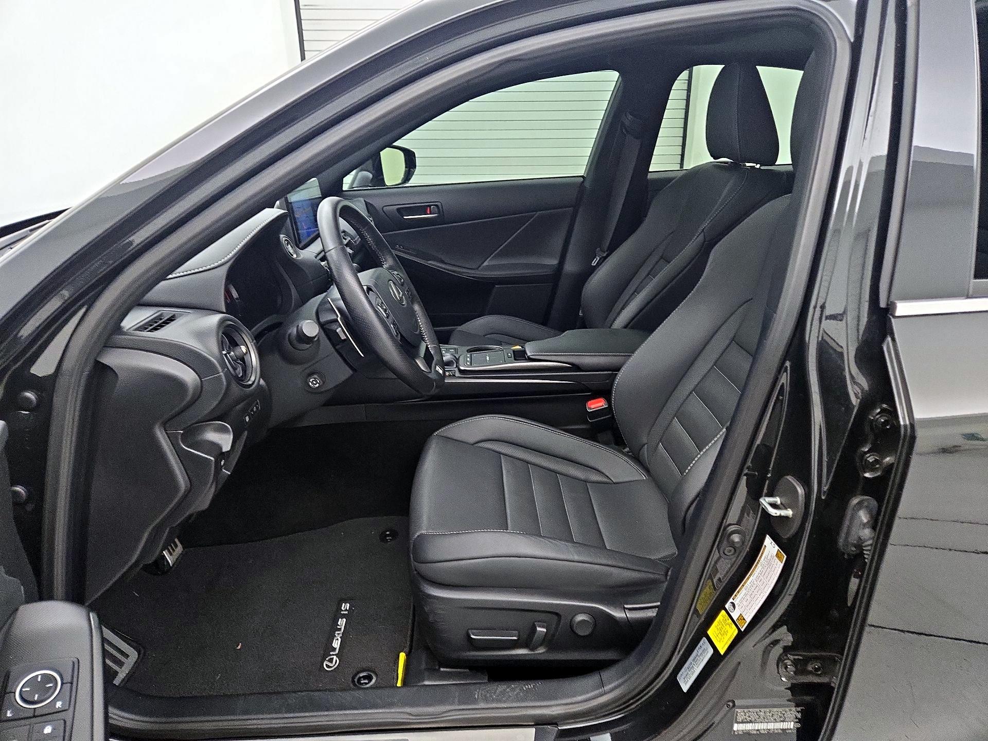 Thumbnail: 2023 Lexus IS - 11