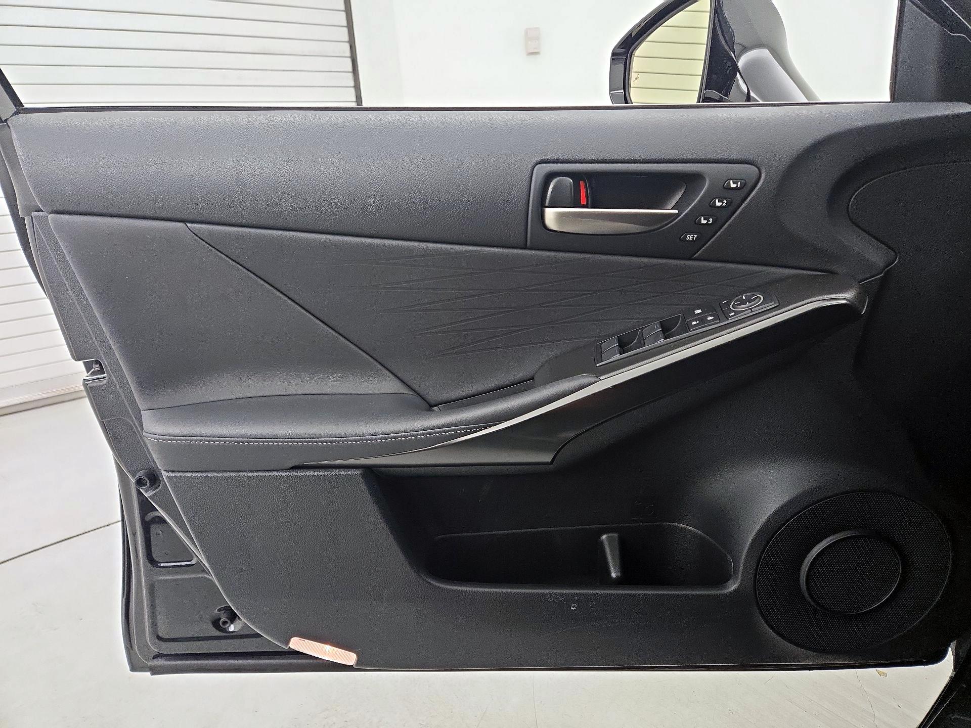 Thumbnail: 2023 Lexus IS - 12