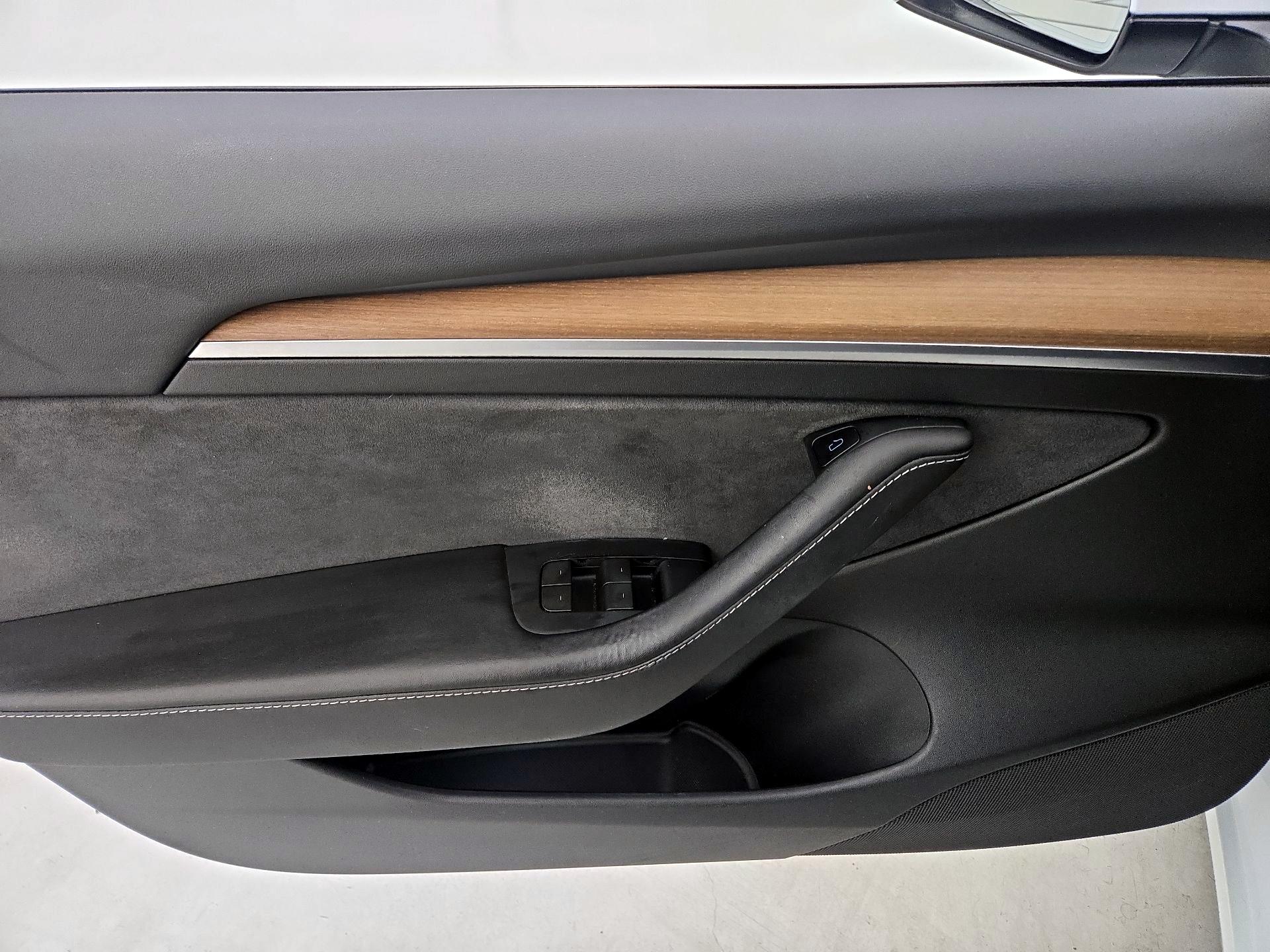 Thumbnail: 2023 Tesla Model 3 - 12