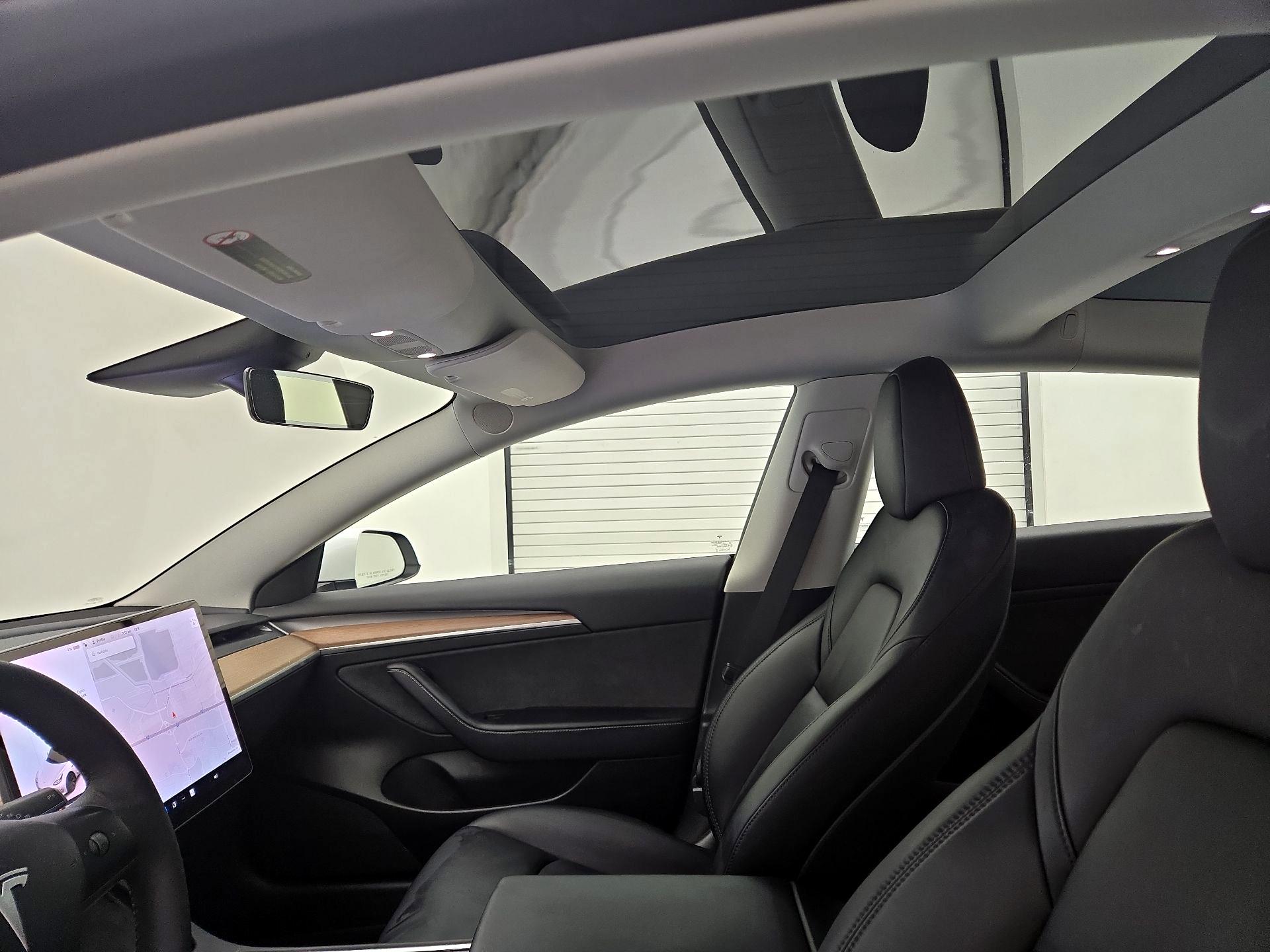 Thumbnail: 2023 Tesla Model 3 - 19