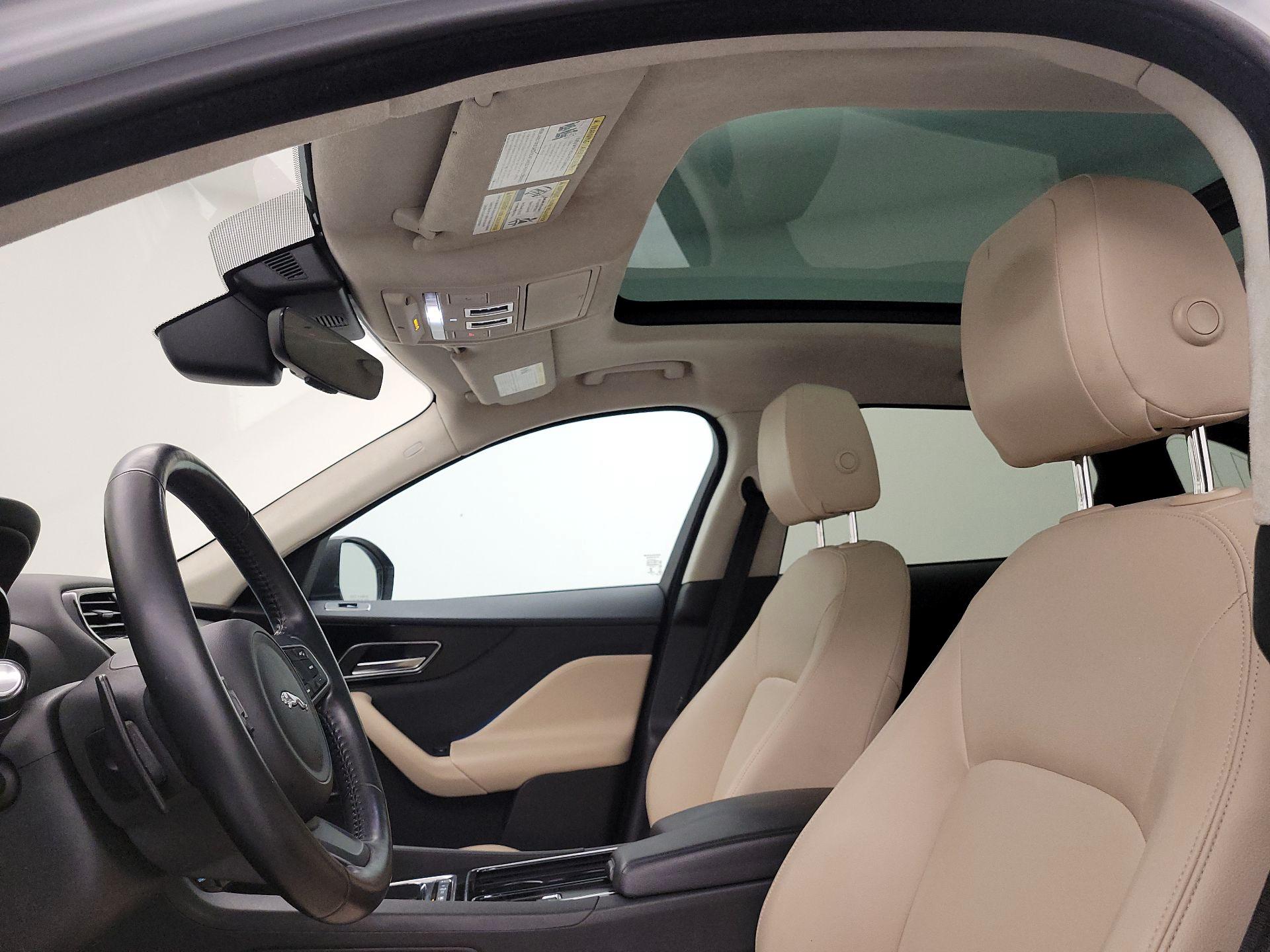 Thumbnail: 2020 Jaguar F-Pace - 17