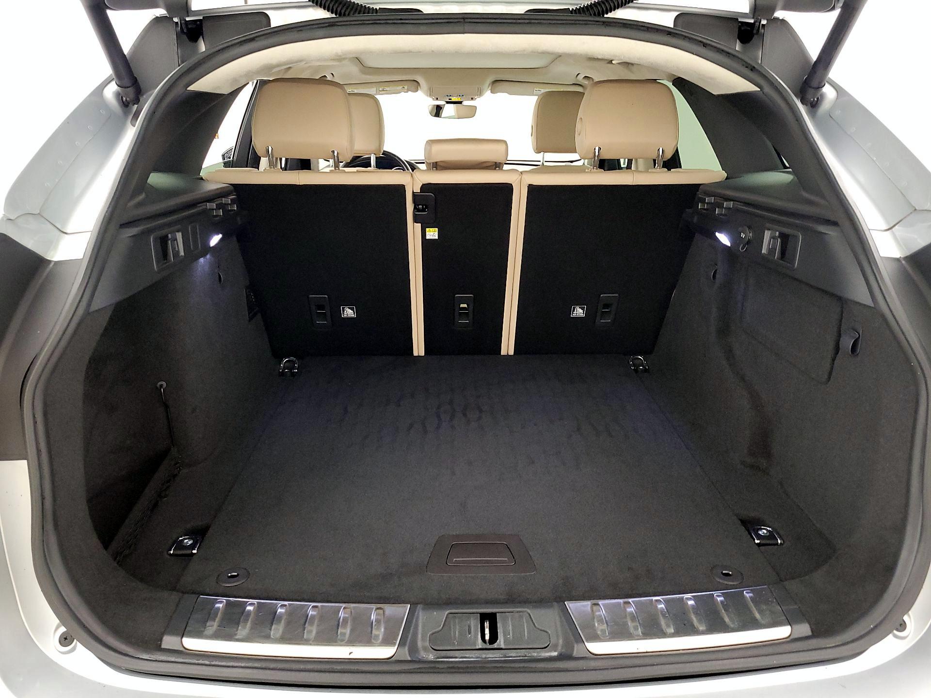 Thumbnail: 2020 Jaguar F-Pace - 19