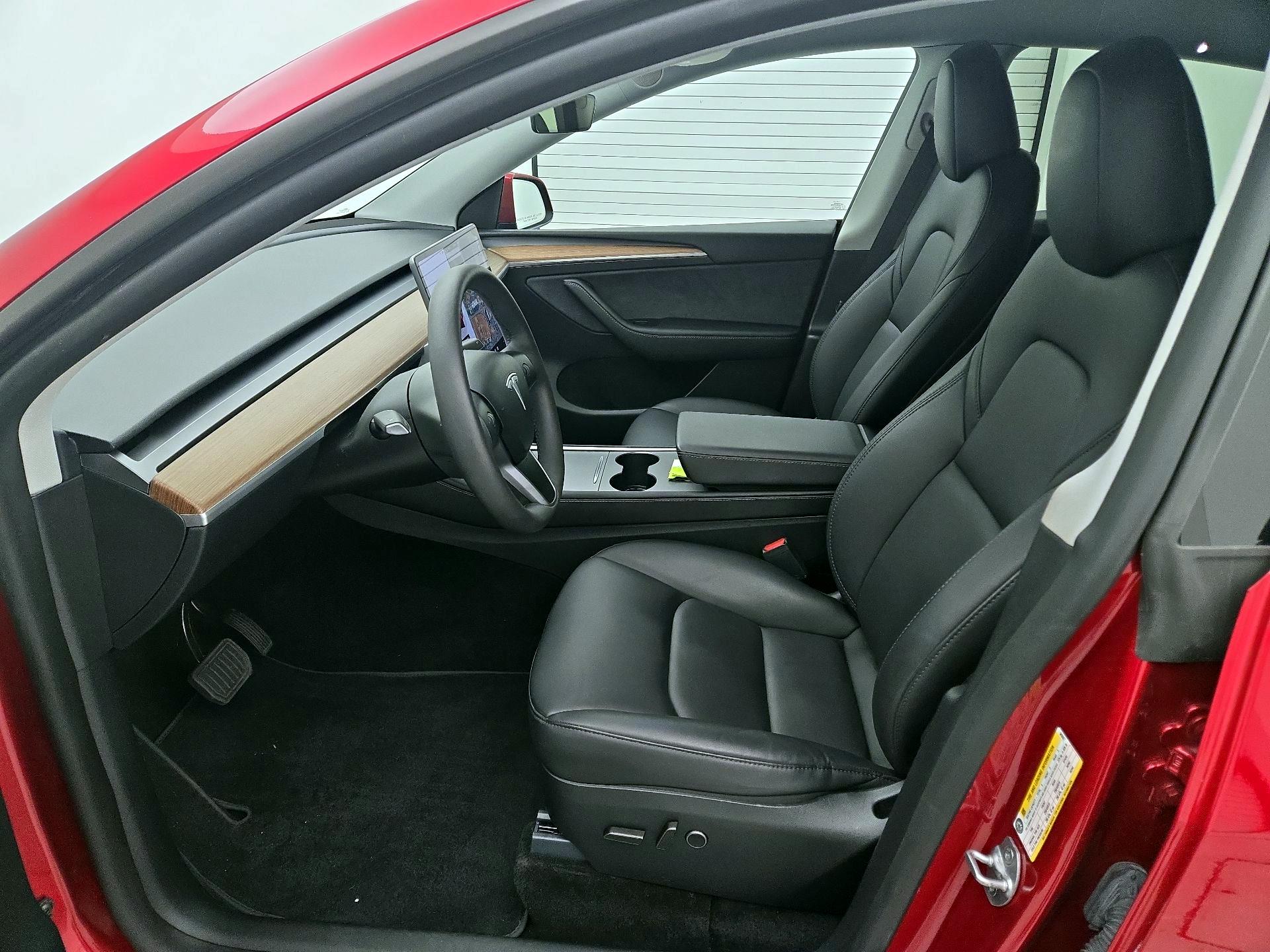 Thumbnail: 2024 Tesla Model Y - 11