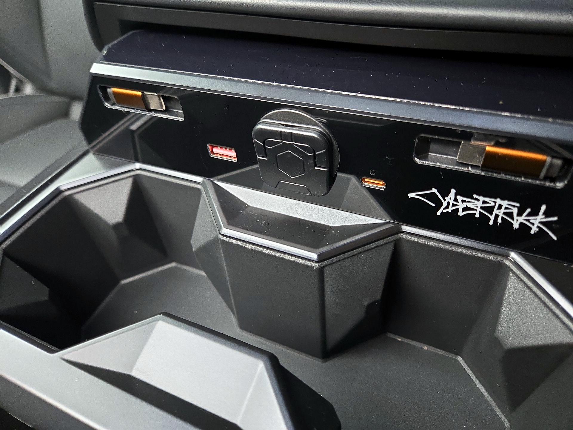 Thumbnail: 2025 Tesla Cybertruck - 18