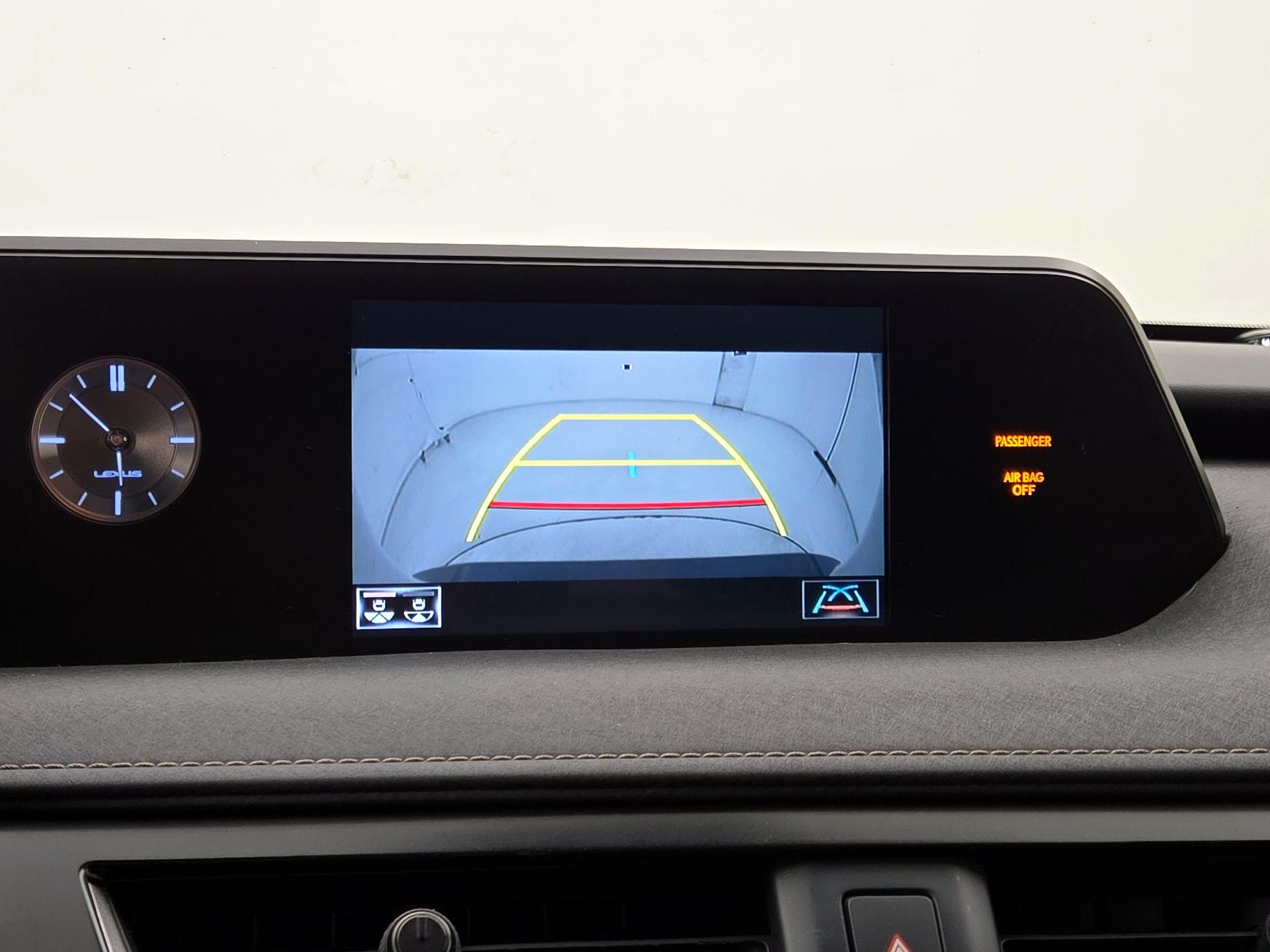 Thumbnail: 2019 Lexus UX - 14