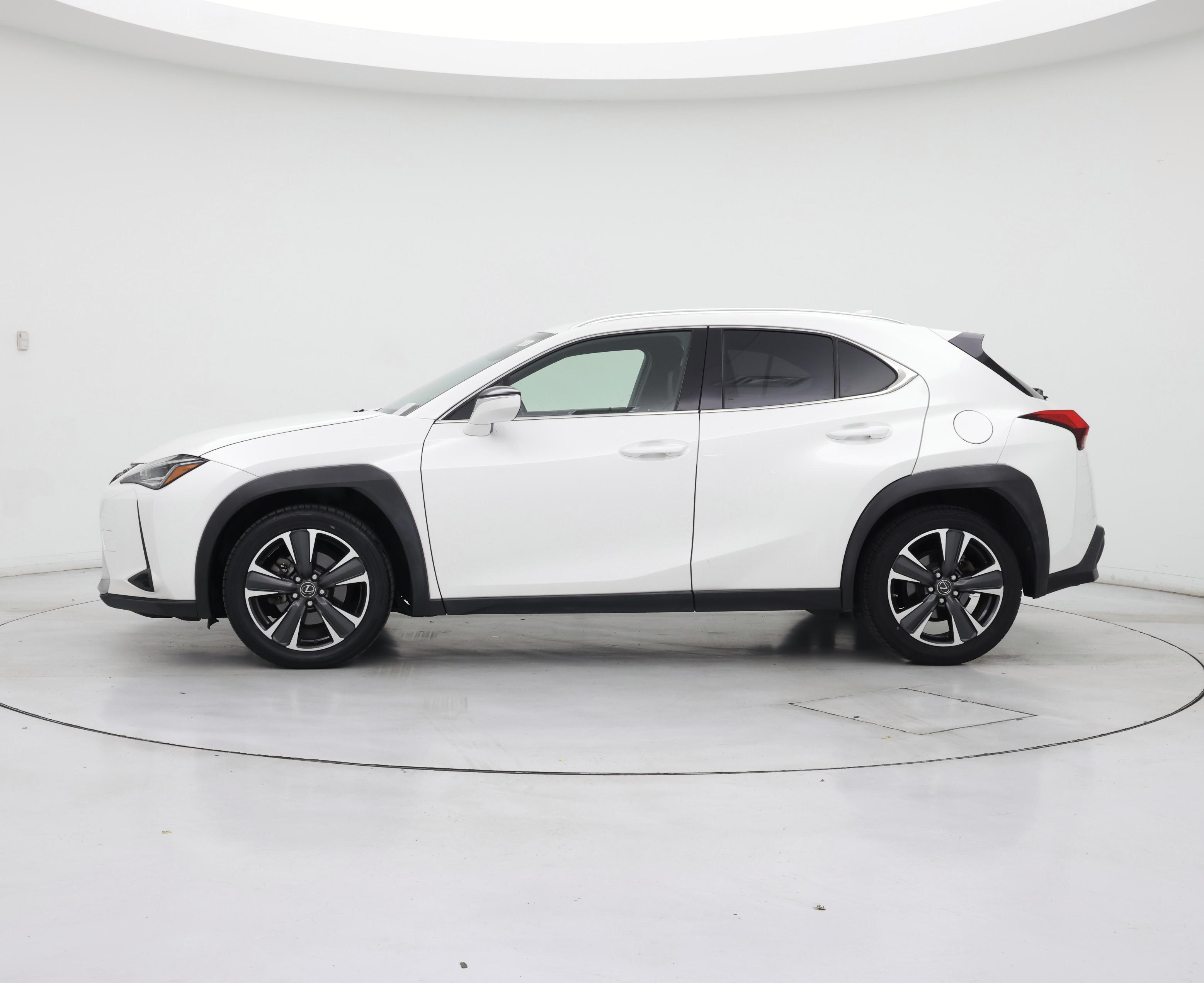 Thumbnail: 2019 Lexus UX - 3
