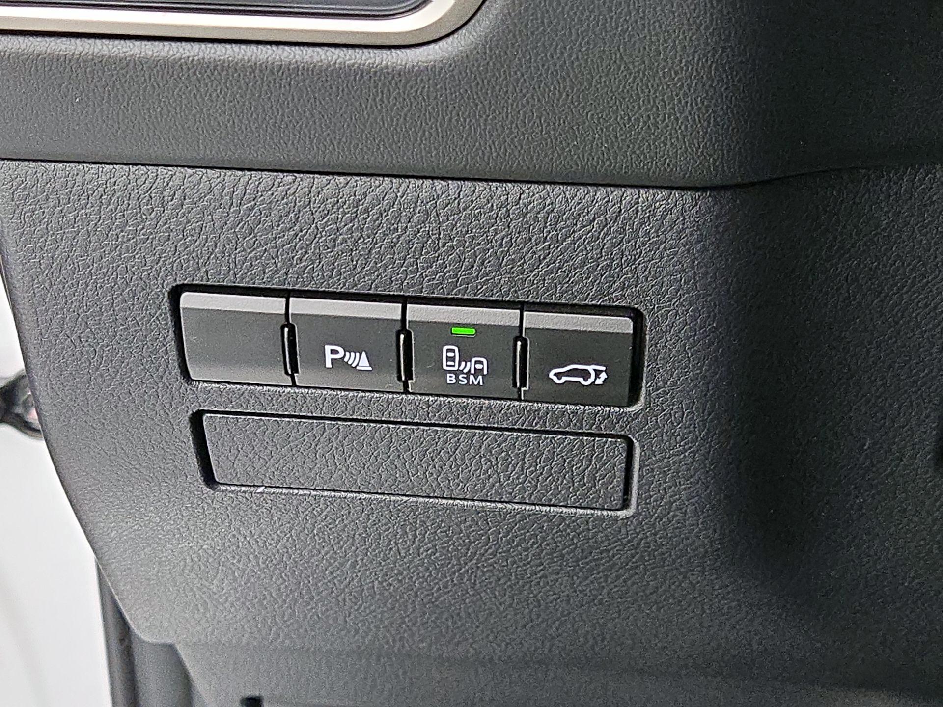 Thumbnail: 2016 Lexus NX - 13