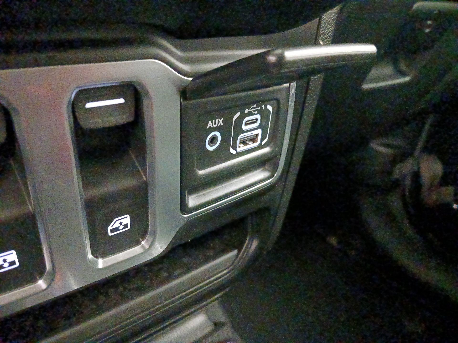 Thumbnail: 2021 Jeep Wrangler - 18