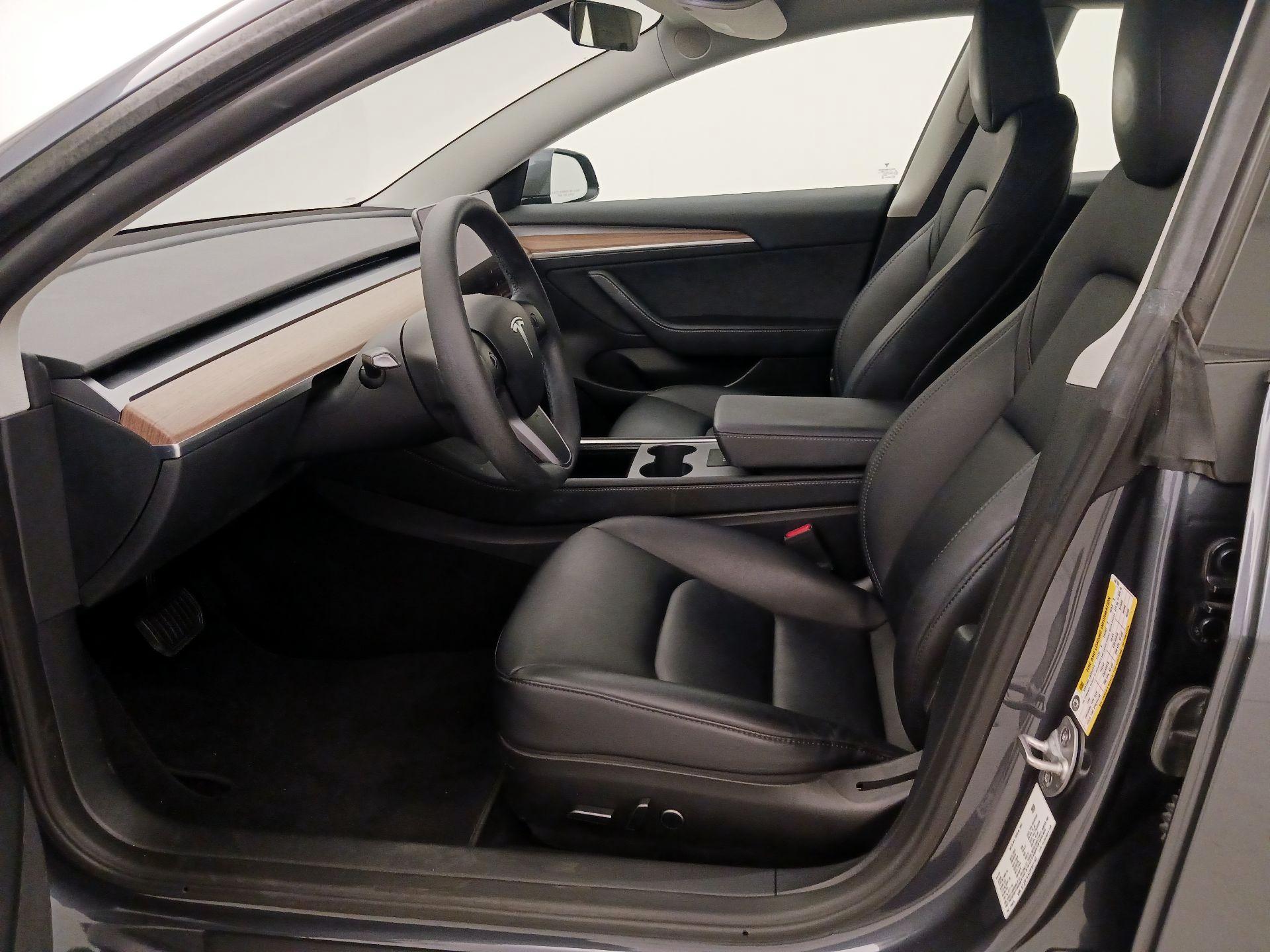 Thumbnail: 2023 Tesla Model 3 - 11